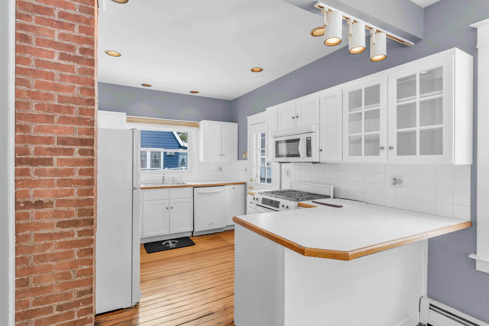 40 Elm Street Photo 12