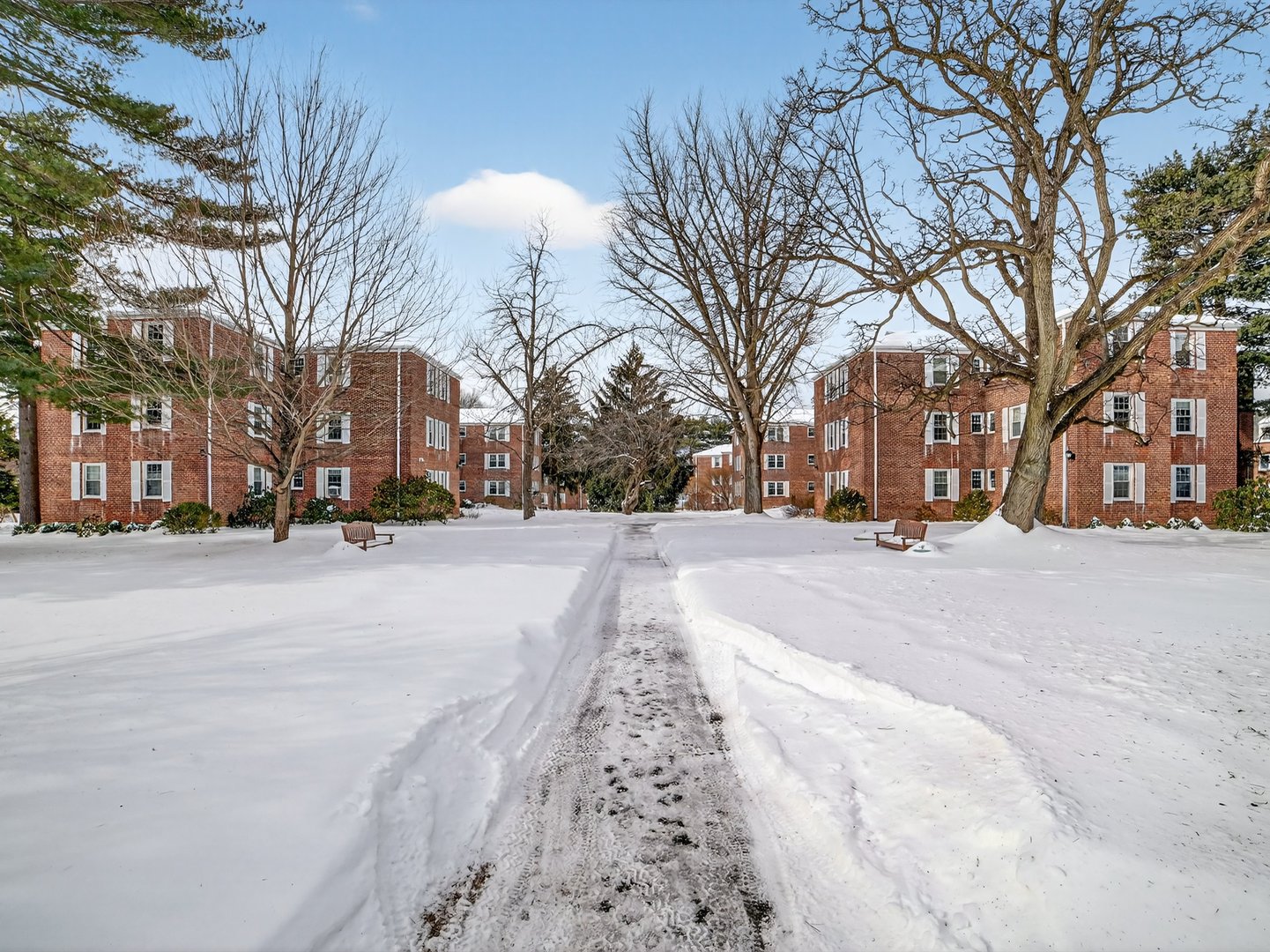 751 N Broadway  #2D Photo 3