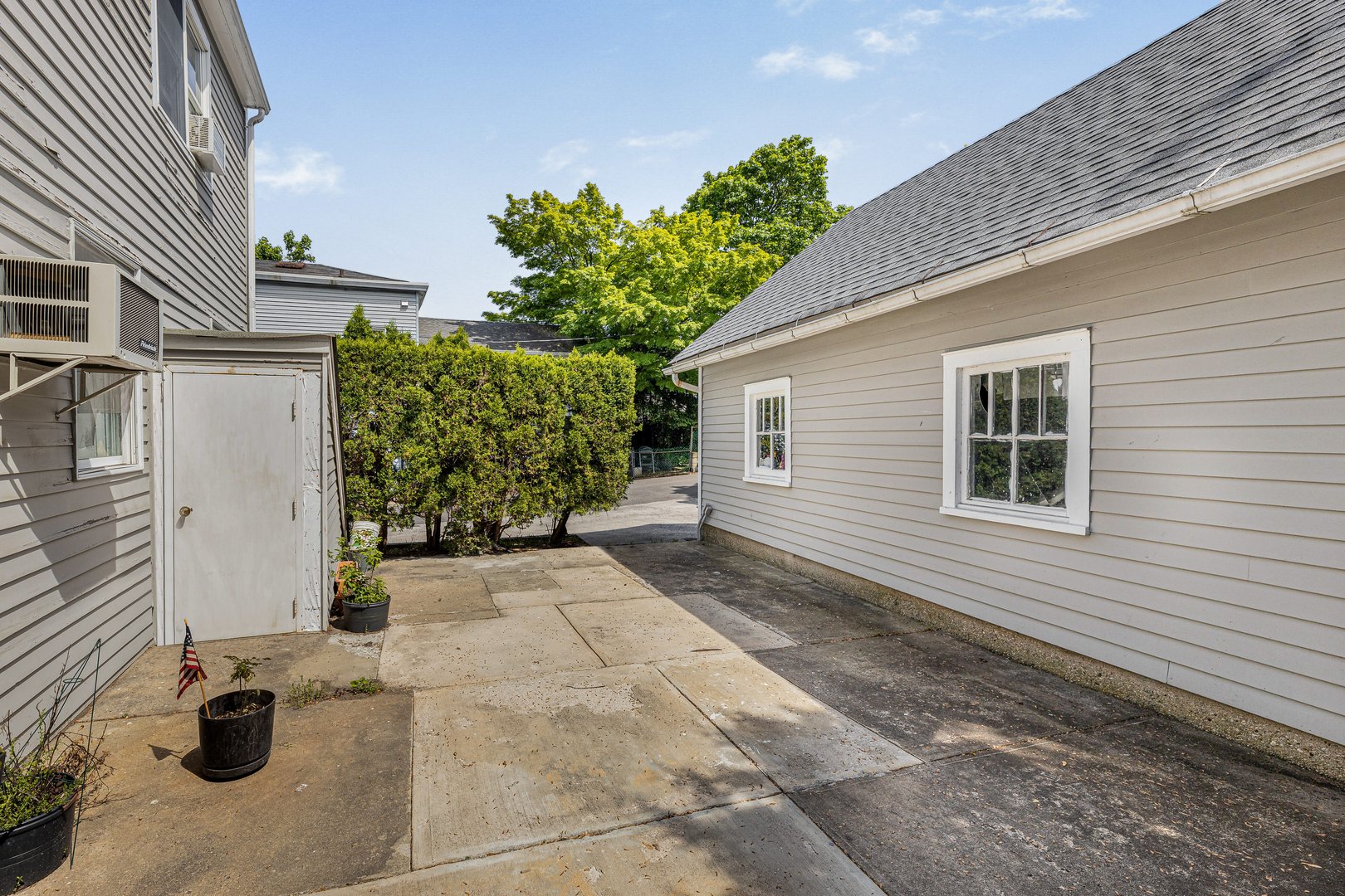 174 Ashford Avenue  #B Photo 13