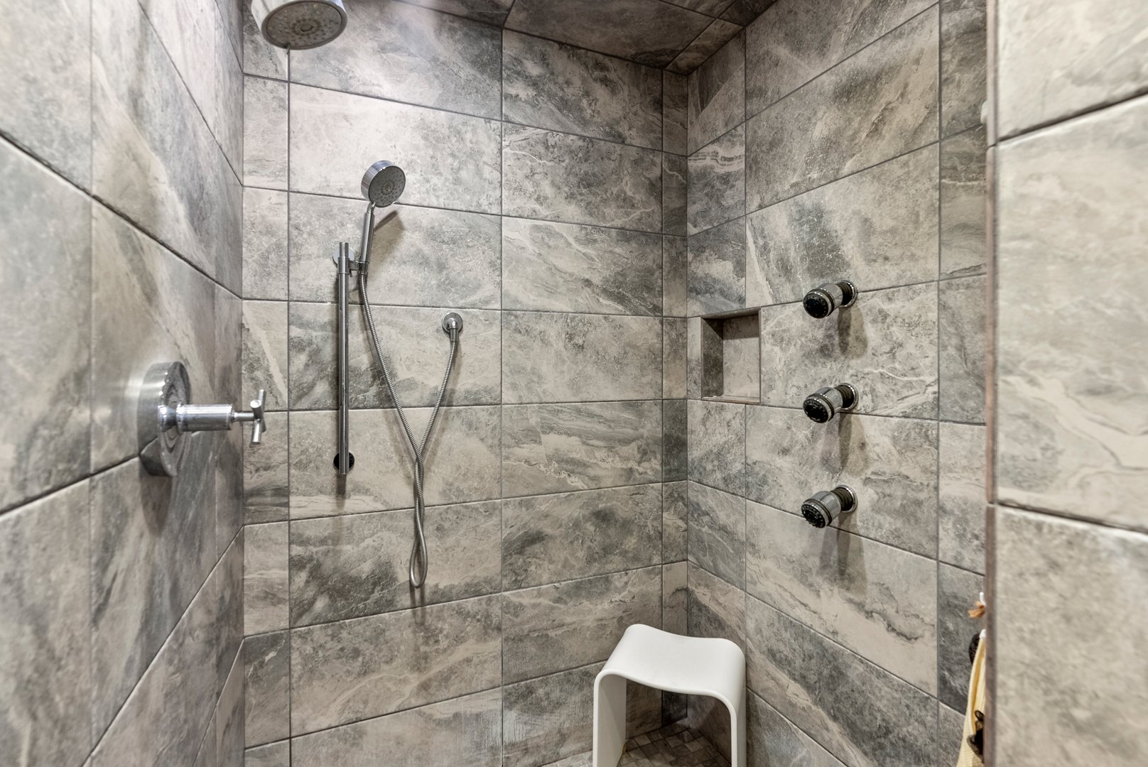 36 & 36R Holly Circle Photo 33