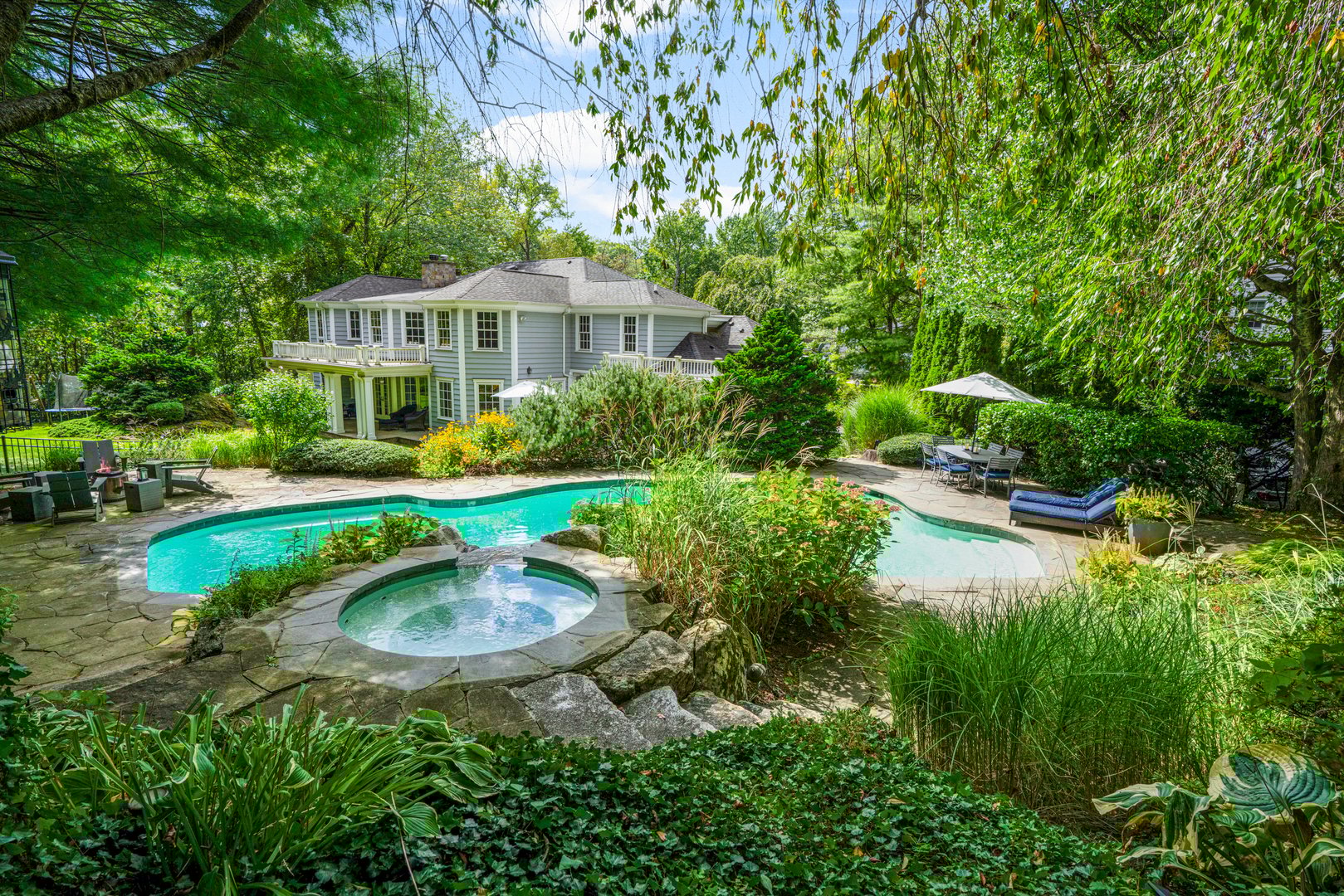 10 Hilltop Road Photo 44