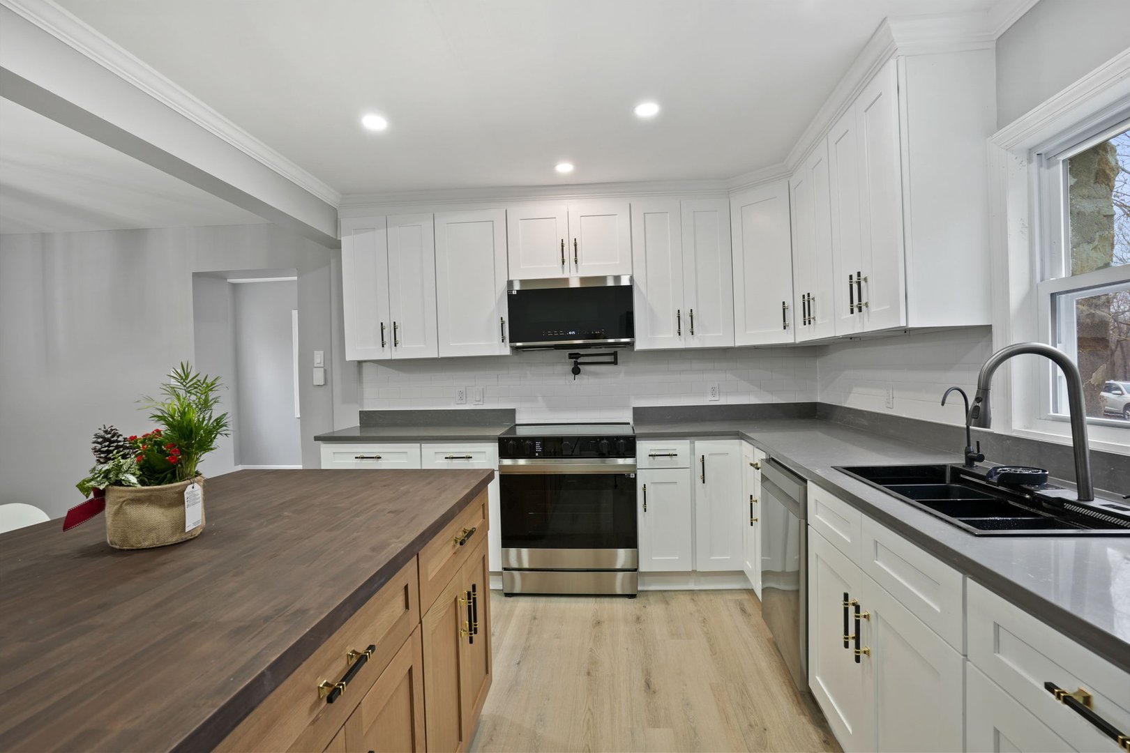 517 E Mountain Road N  #515-517 Photo 4