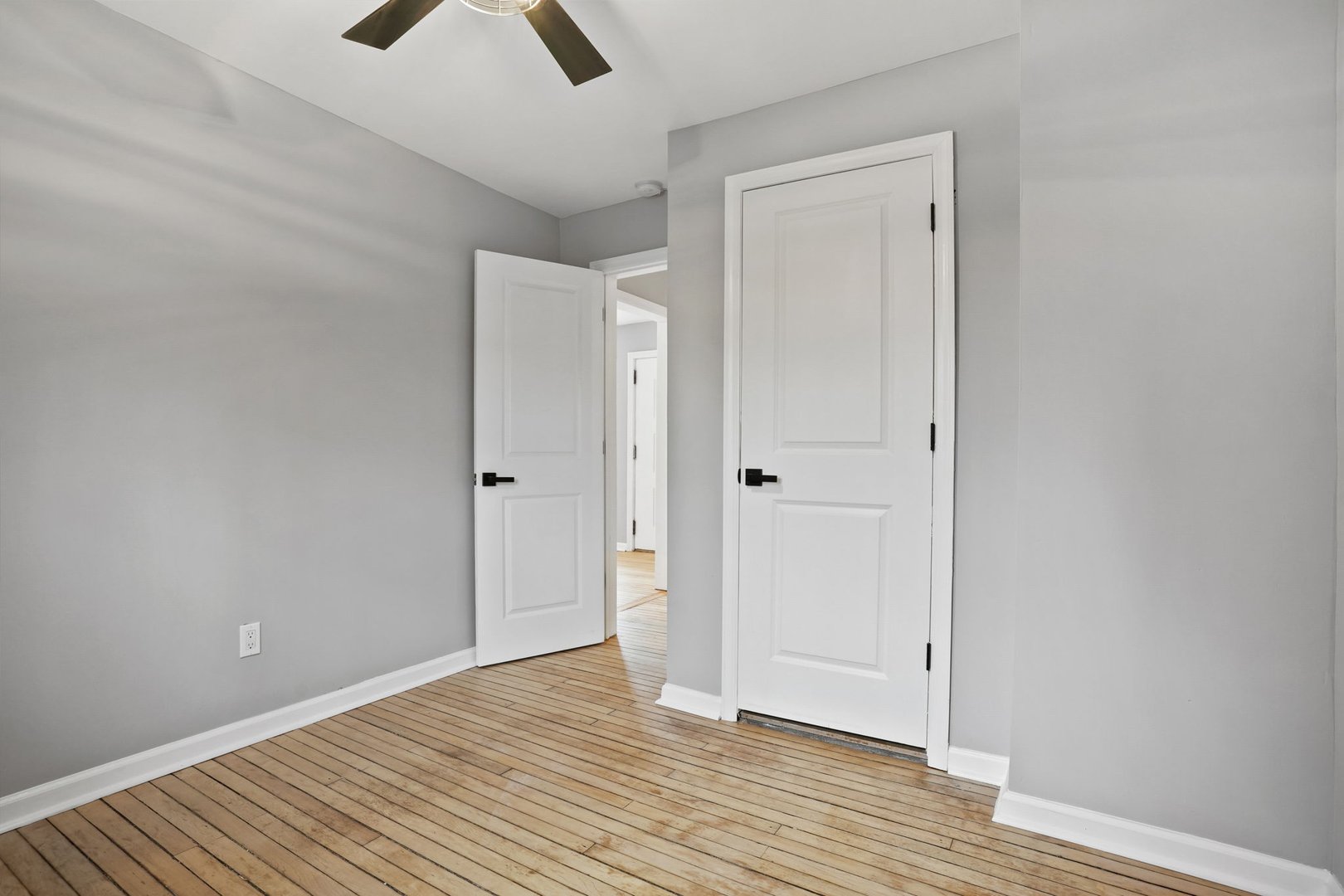 517 E Mountain Road N  #515-517 Photo 23