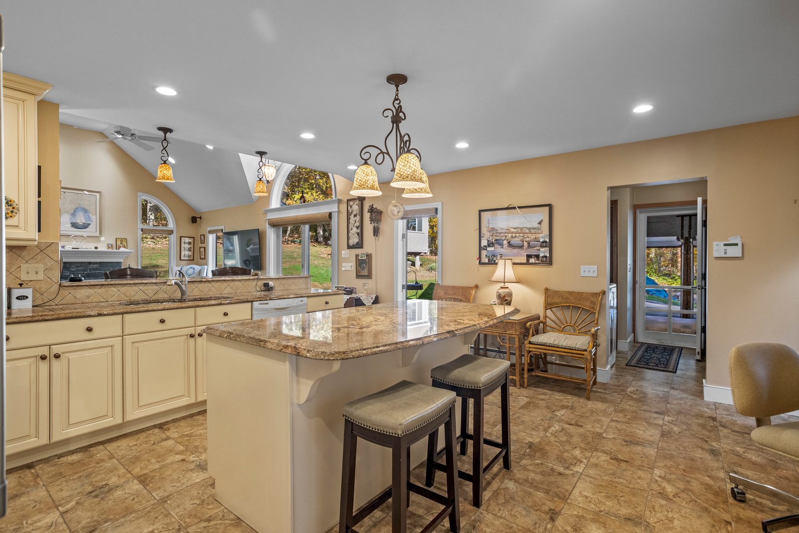 137 Upper Pattagansett Road Photo 6