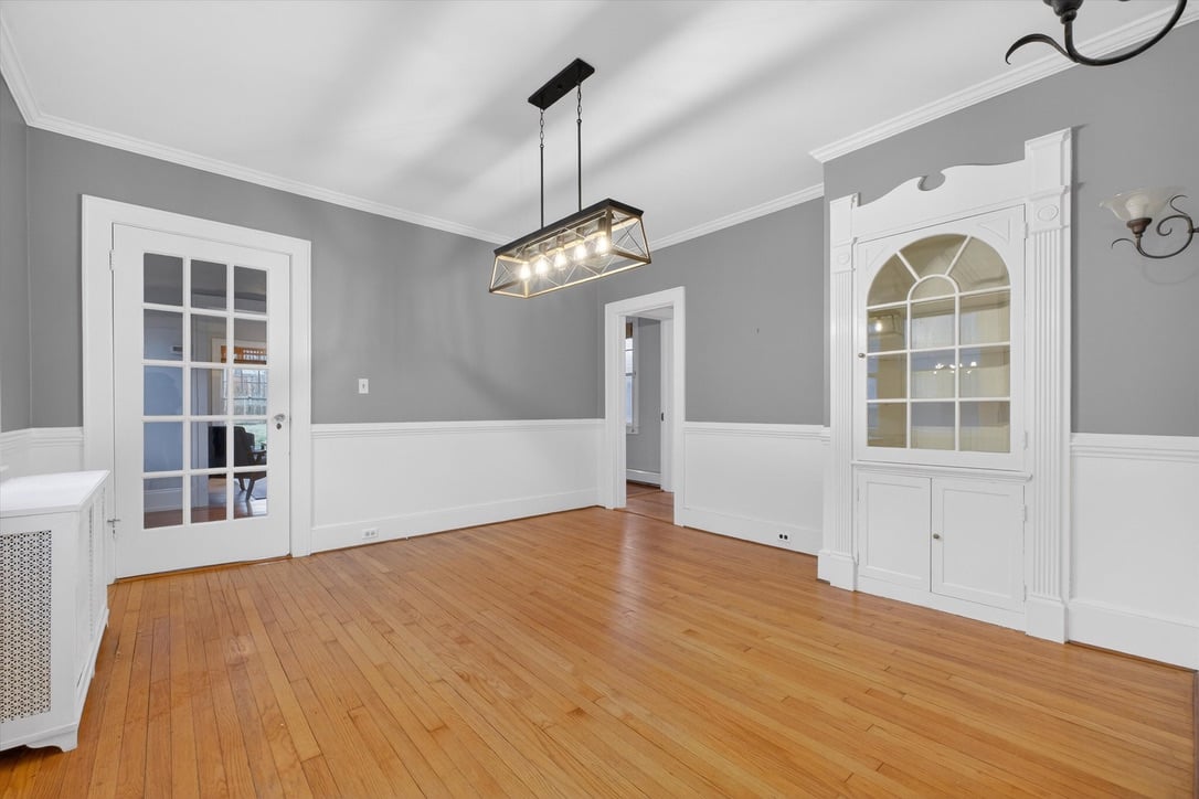 484 Bedford Road Photo 6