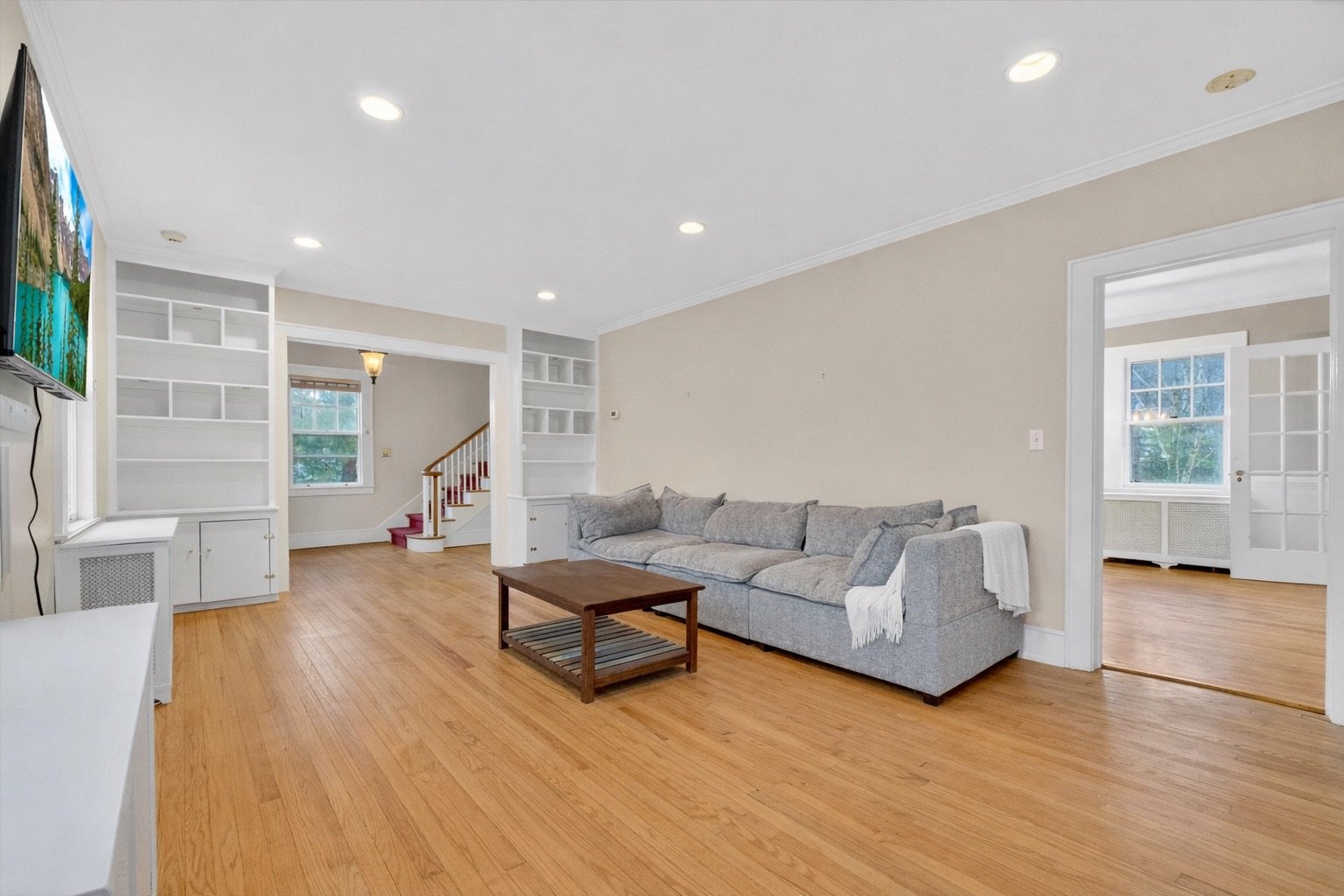 484 Bedford Road Photo 8