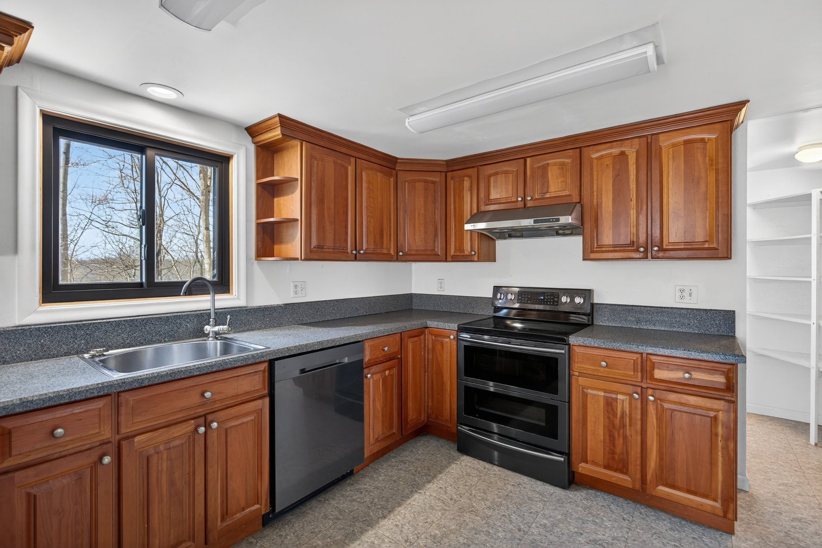 18 Deer Path Lane Photo 8