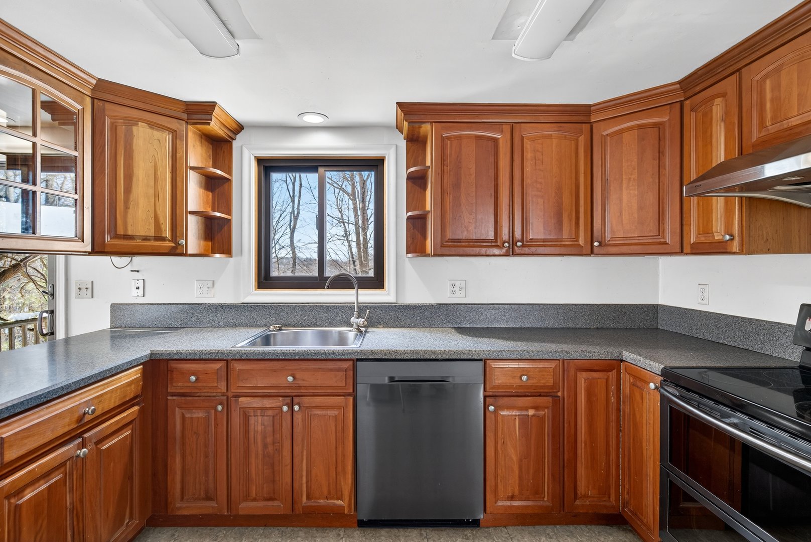 18 Deer Path Lane Photo 10