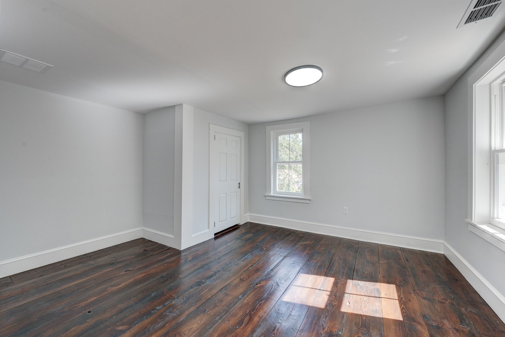 76 Griffin Road Photo 30