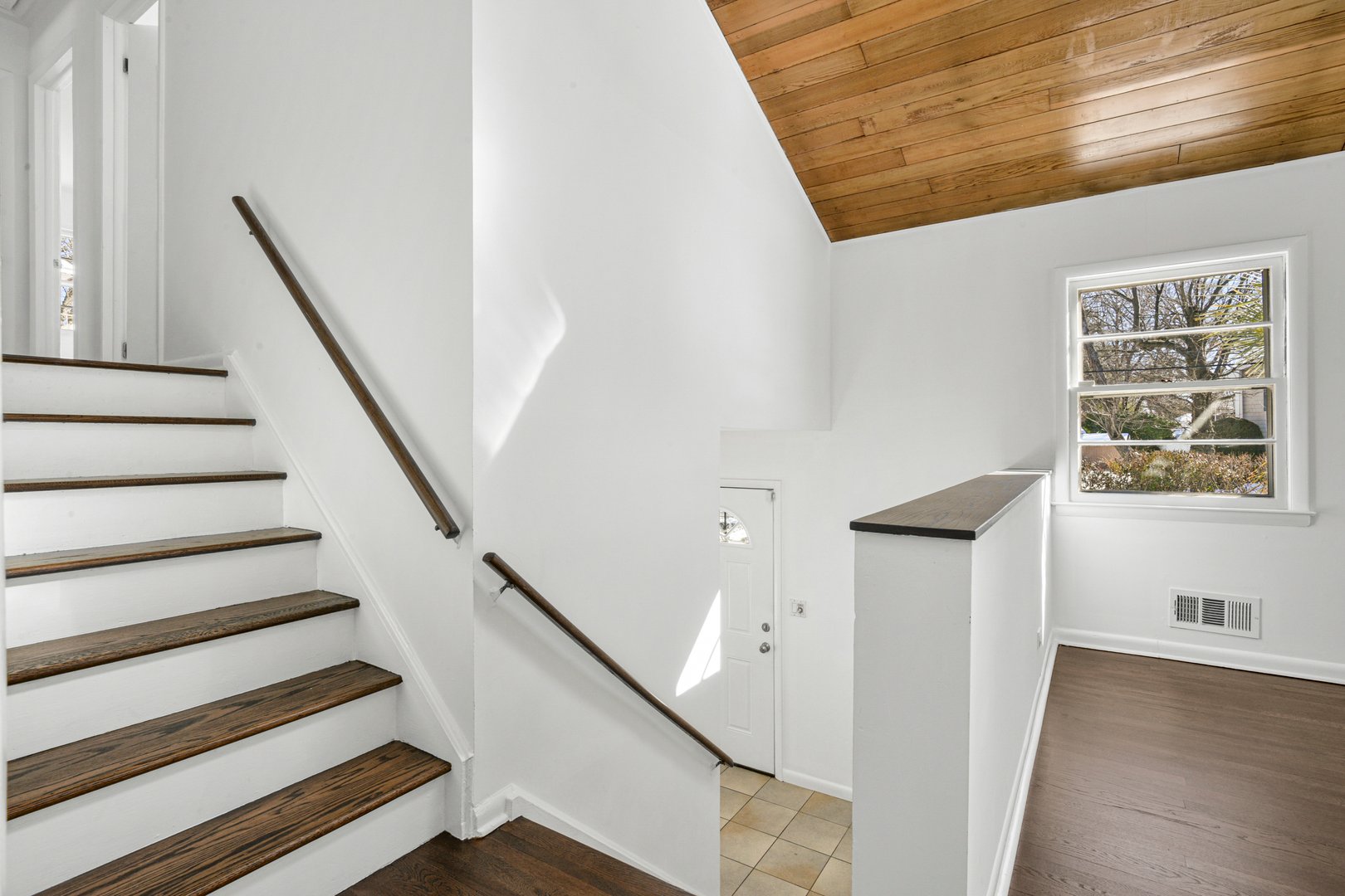 46 Harding Drive Photo 2