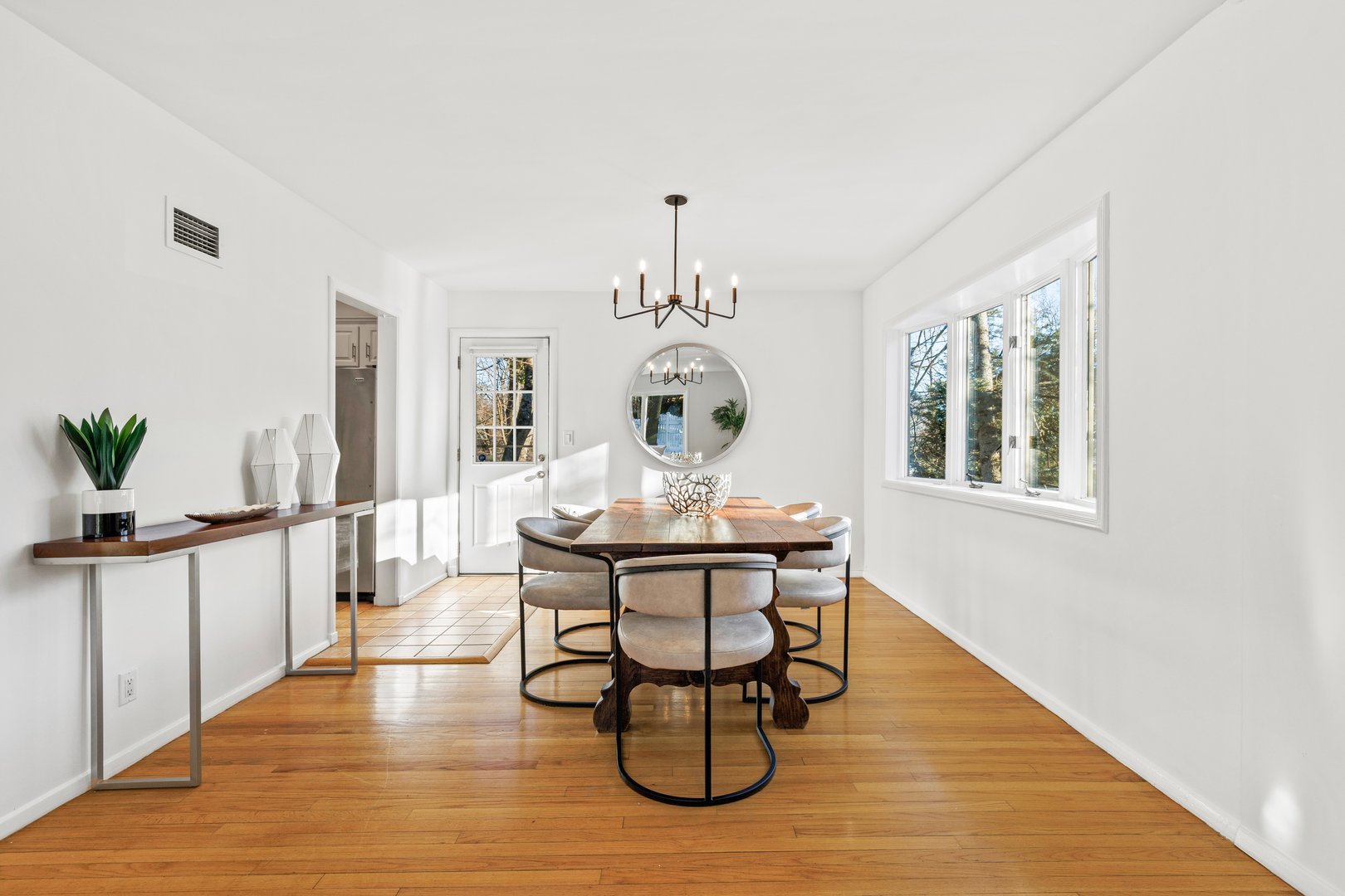 196 Old Army Road Photo 7