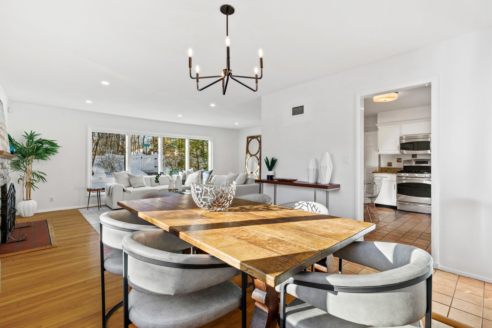 196 Old Army Road Photo 8