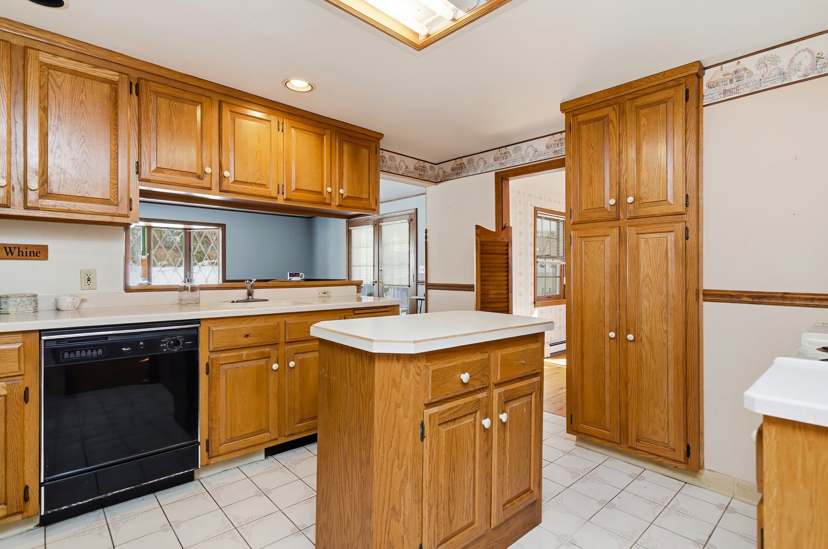 98 Wheeler Lane Photo 18