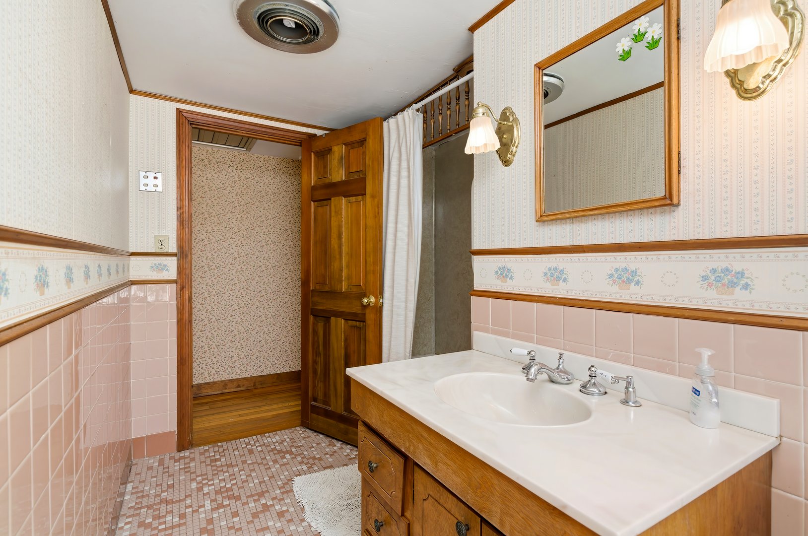 98 Wheeler Lane Photo 35