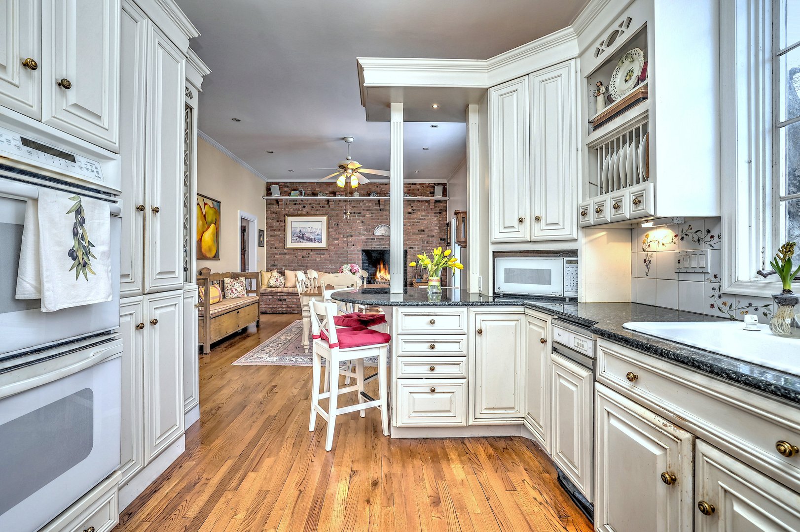 152 West River Street Photo 14