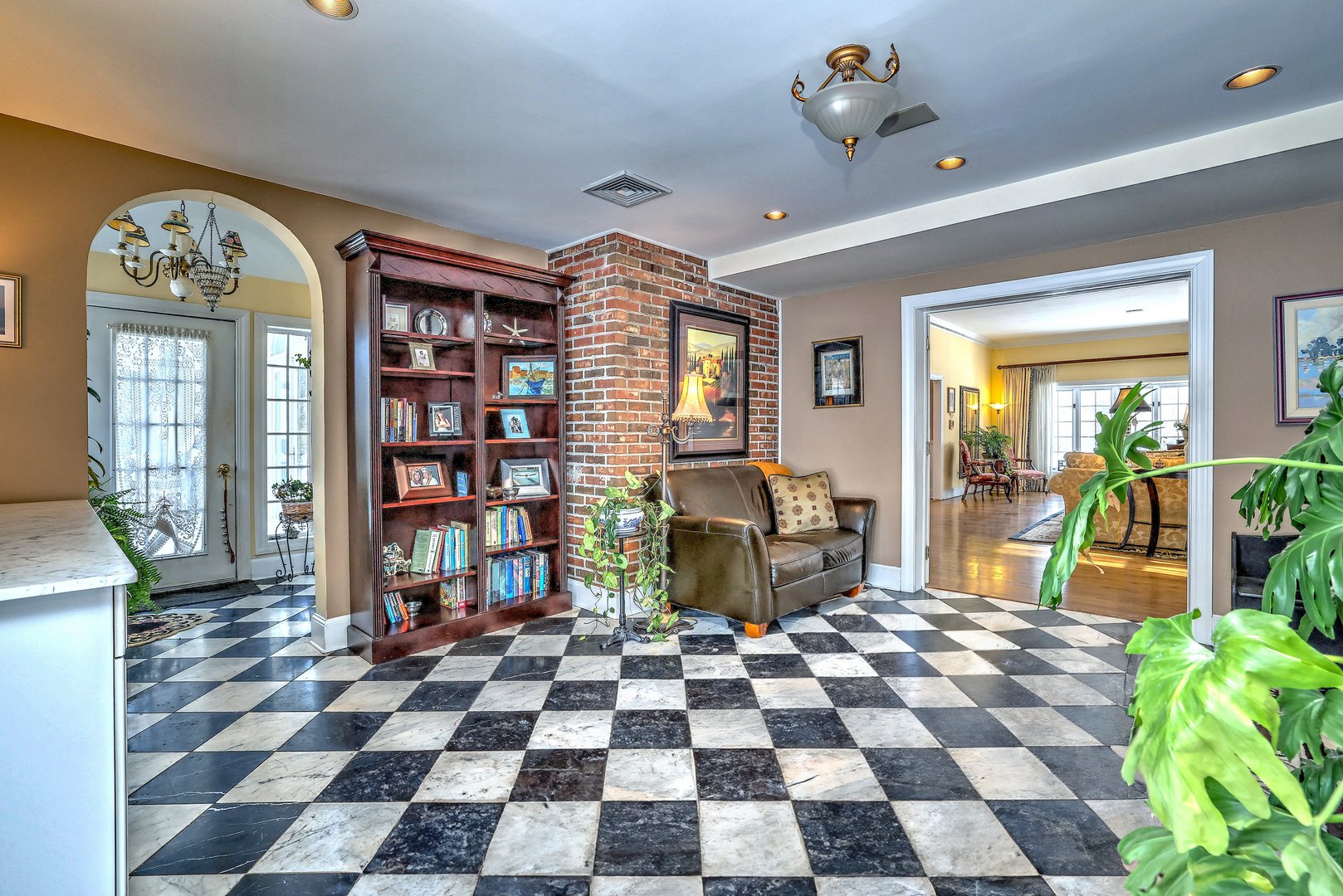 152 West River Street Photo 19