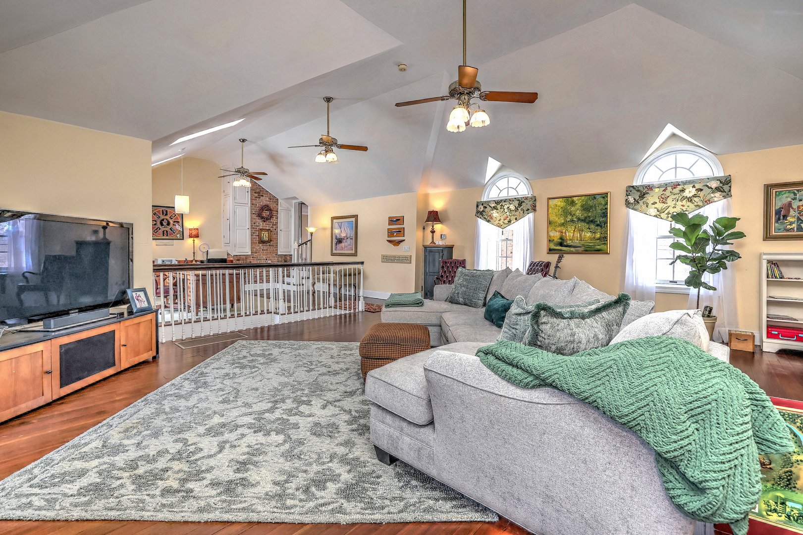 152 West River Street Photo 22