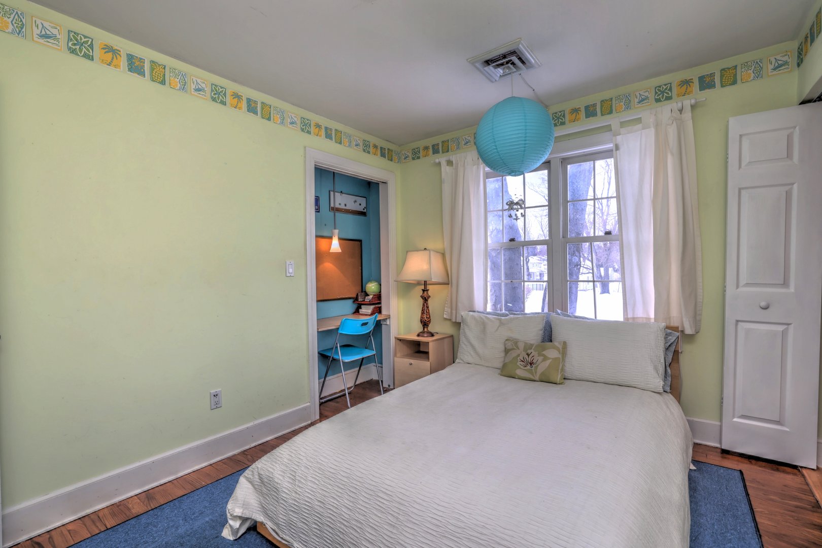 152 West River Street Photo 31