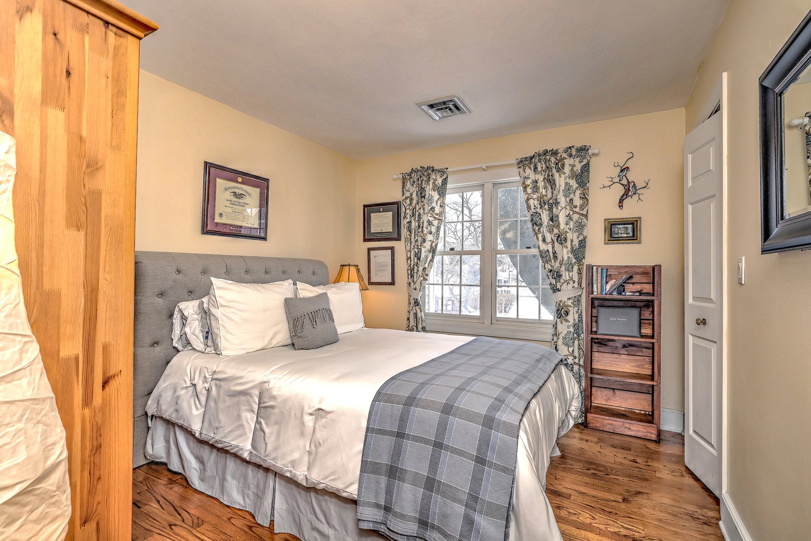 152 West River Street Photo 33