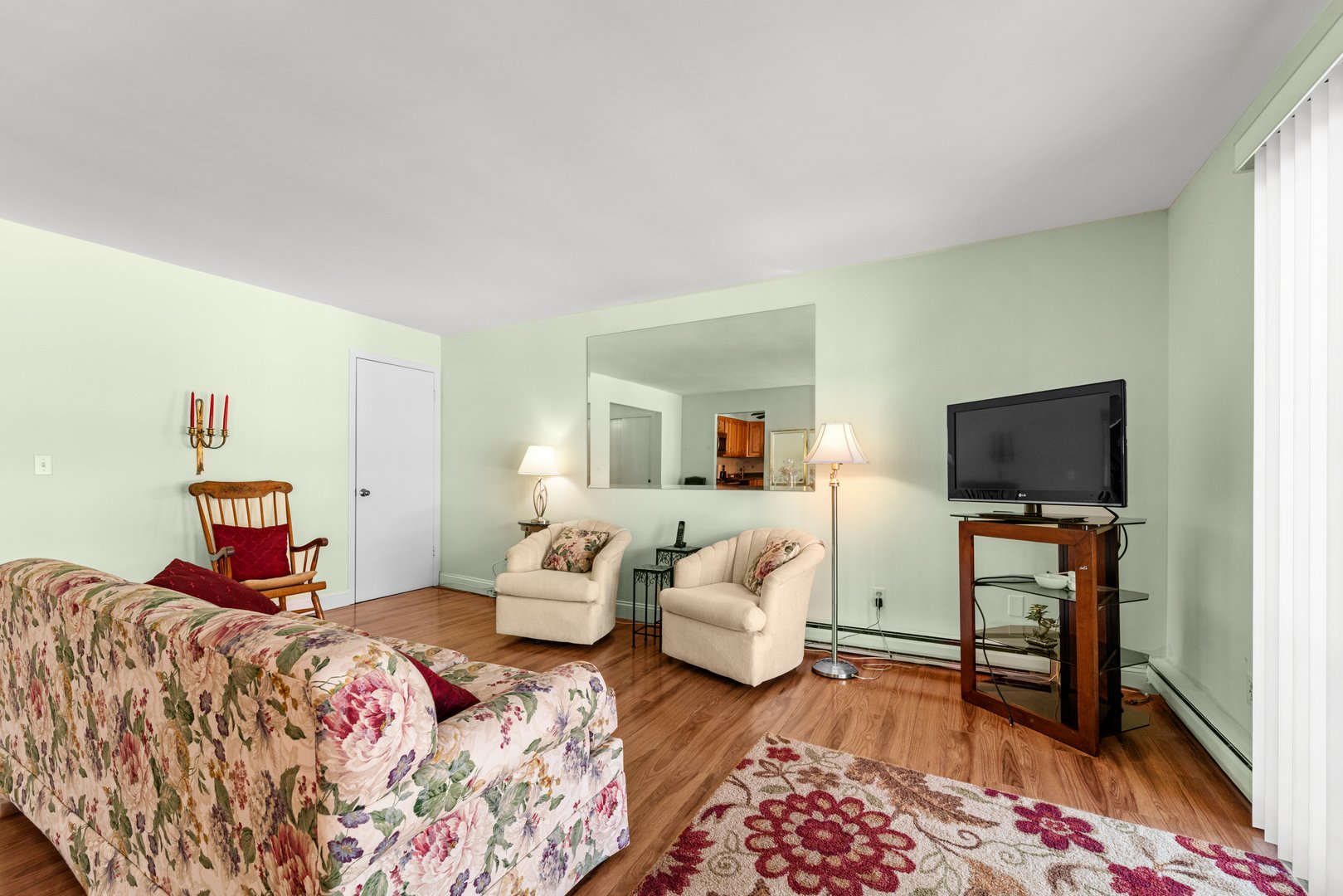 180 Colonial Road  #APT A2 Photo 8