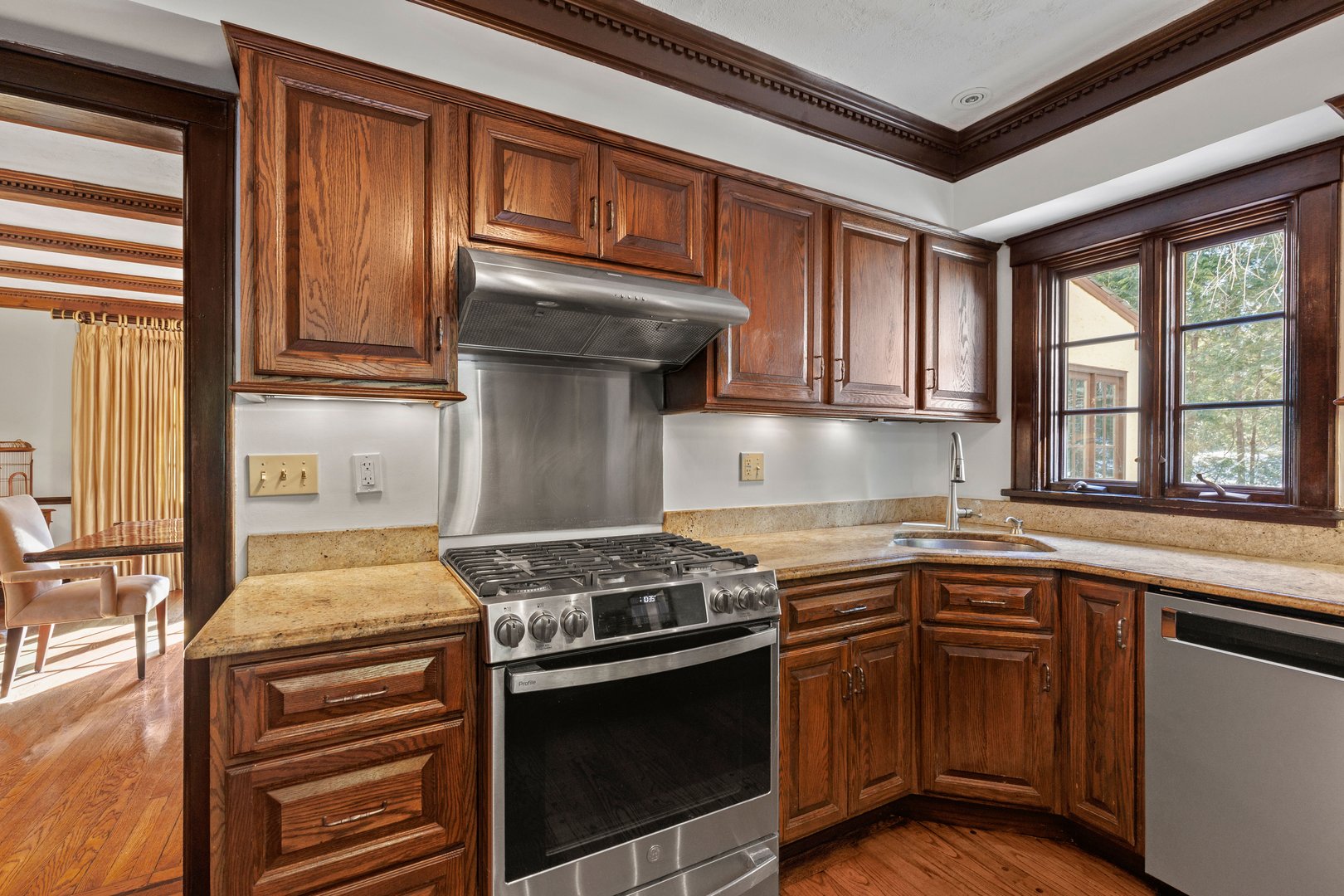 46 Fenimore Road Photo 12