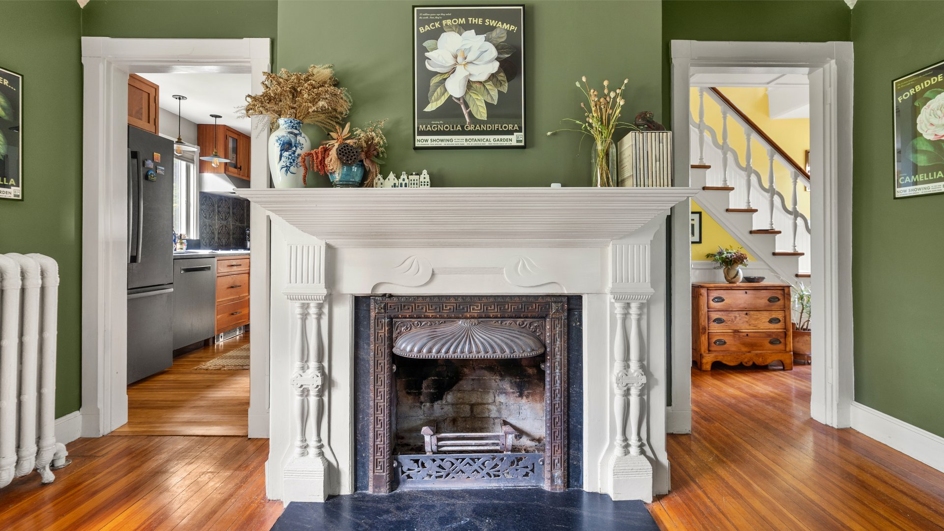 220 Kemble St Photo 9