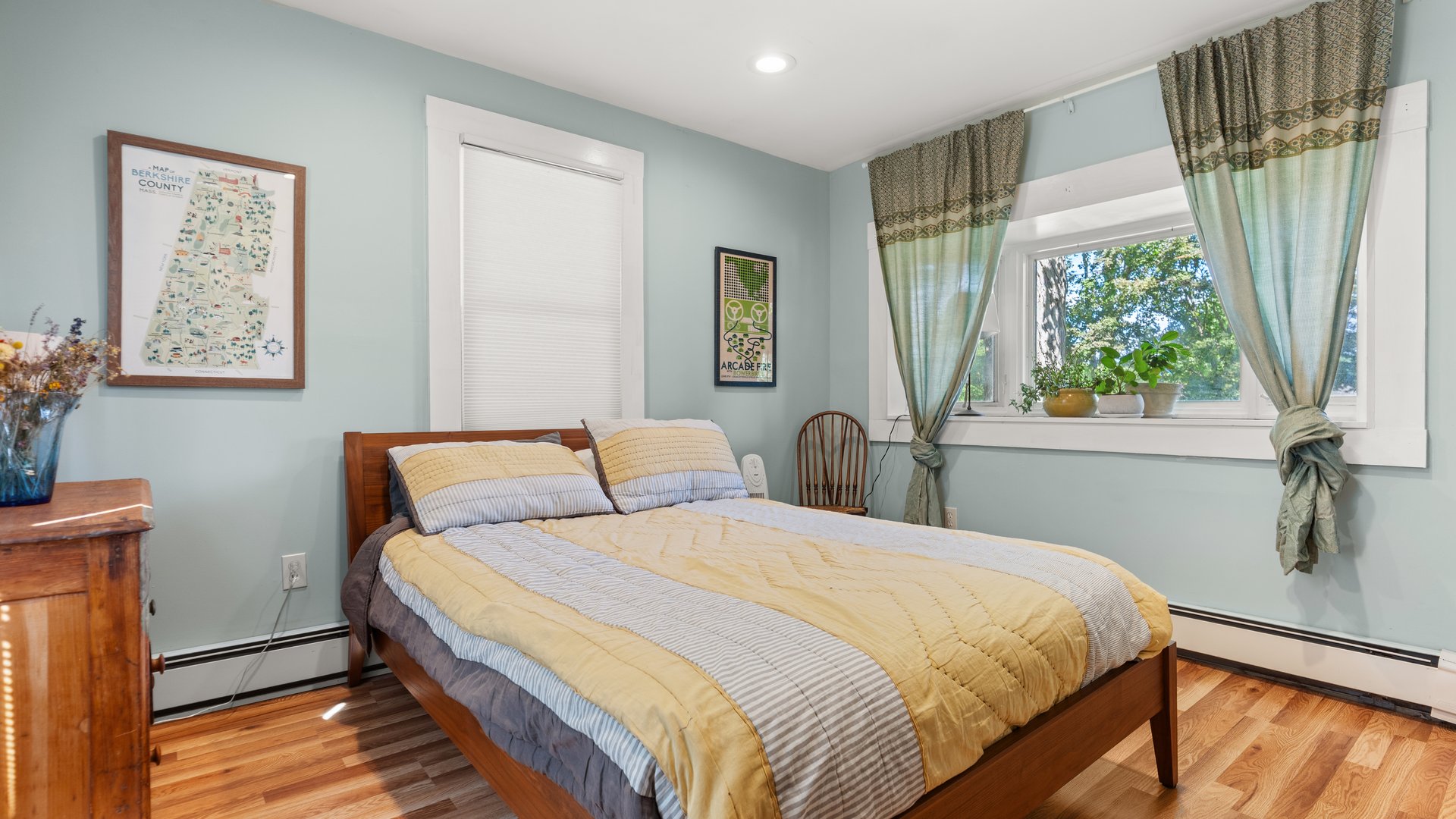 220 Kemble St Photo 18