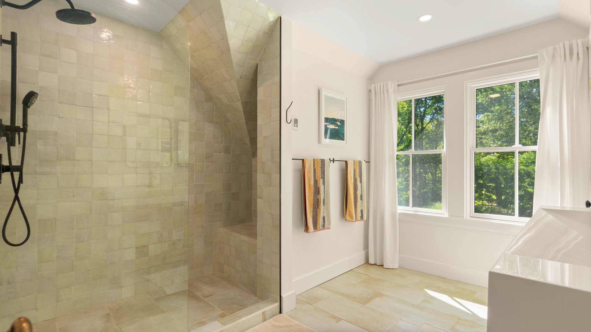 220 Kemble St Photo 23