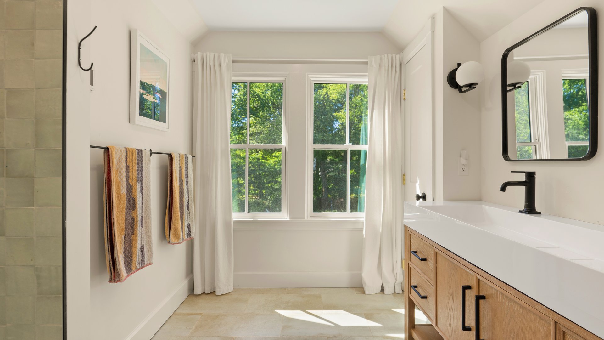 220 Kemble St Photo 24