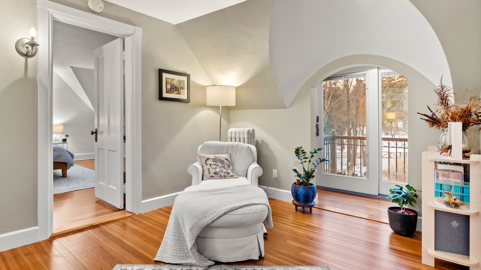 220 Kemble St Photo 26