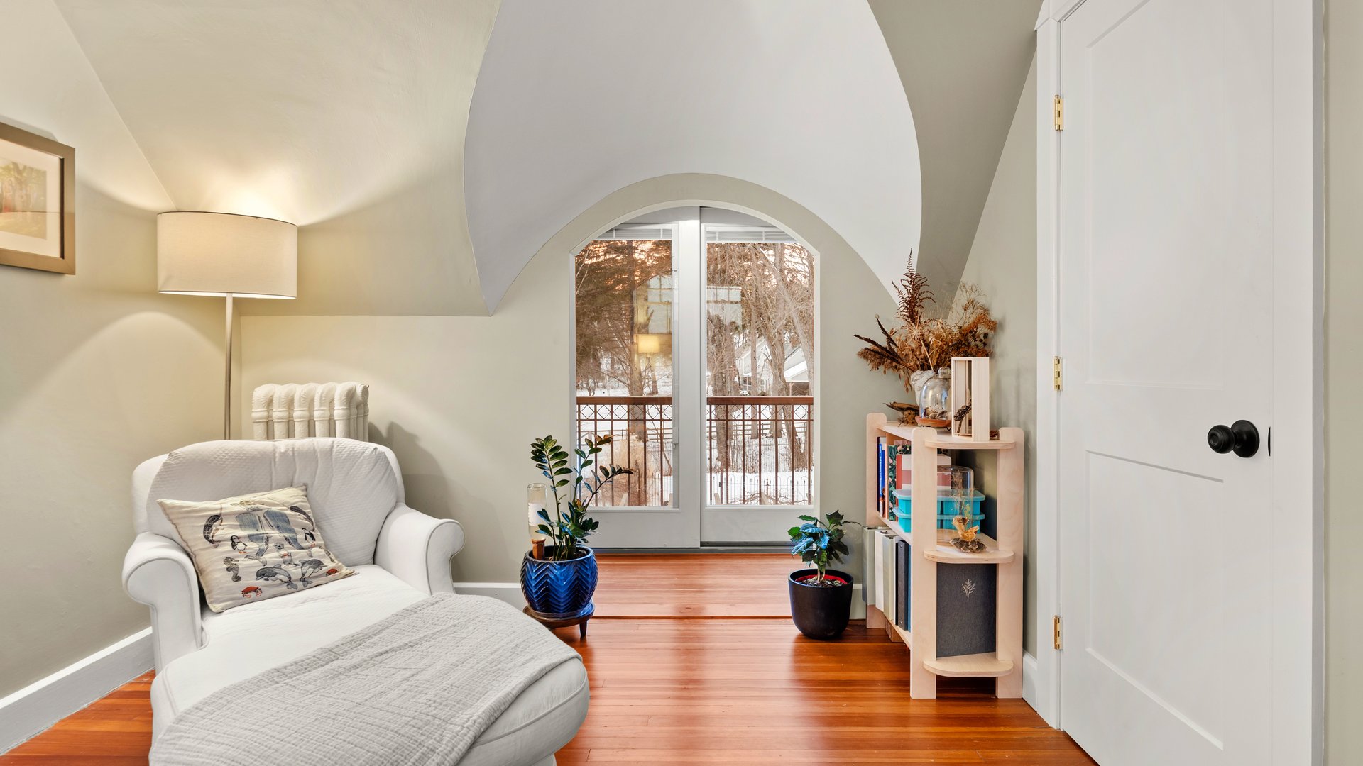 220 Kemble St Photo 27