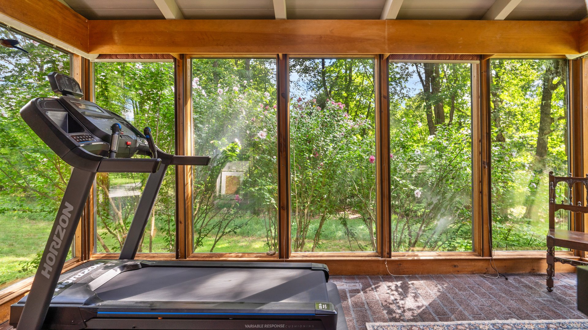 220 Kemble St Photo 31