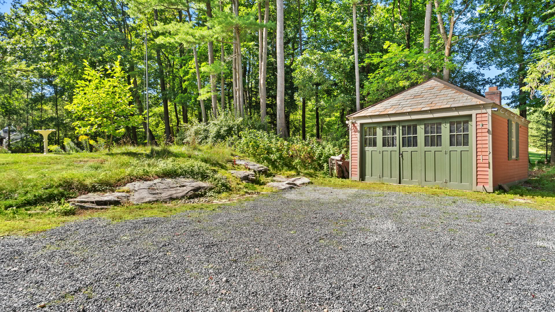 220 Kemble St Photo 36