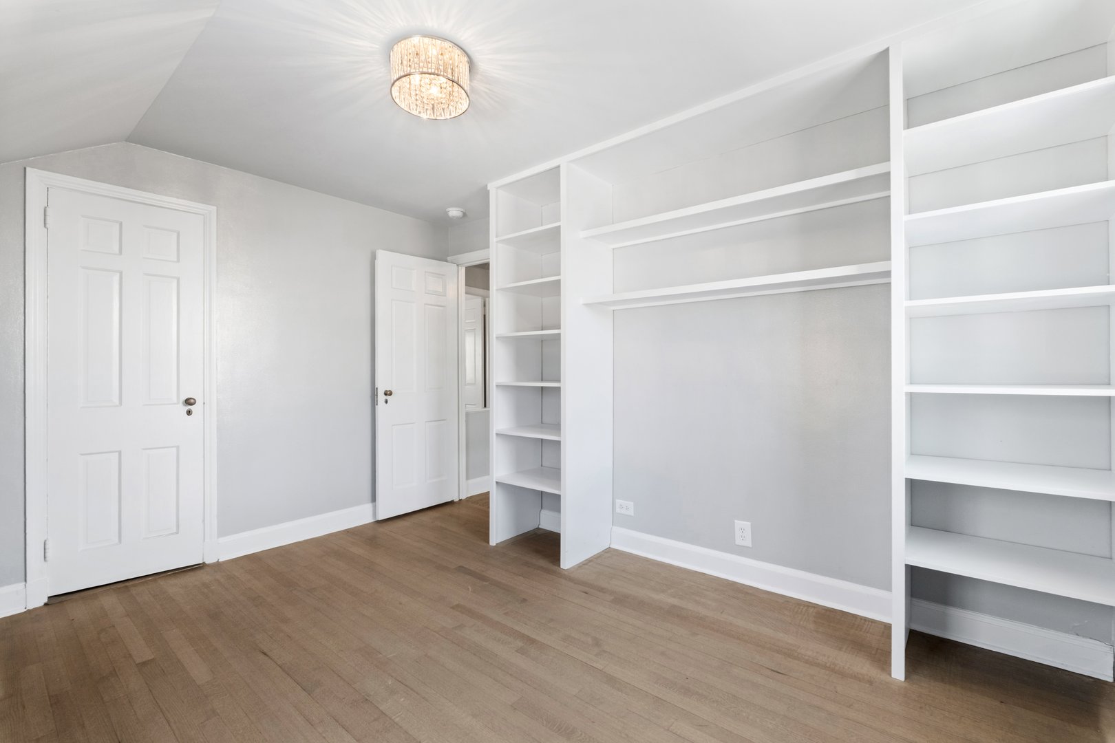 66 Middle Road Photo 17