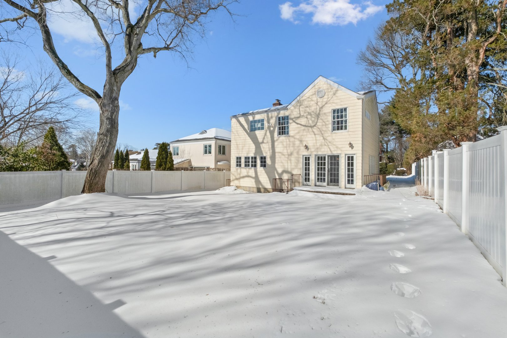 66 Middle Road Photo 23