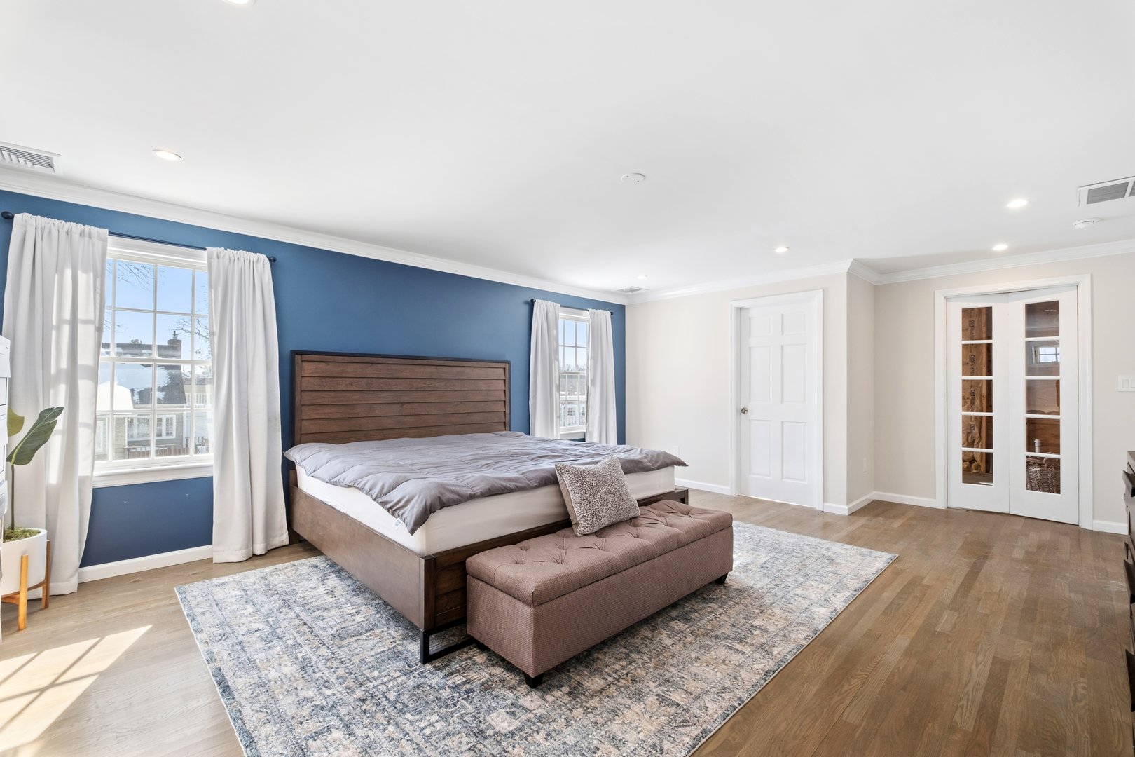 66 Middle Road Photo 13