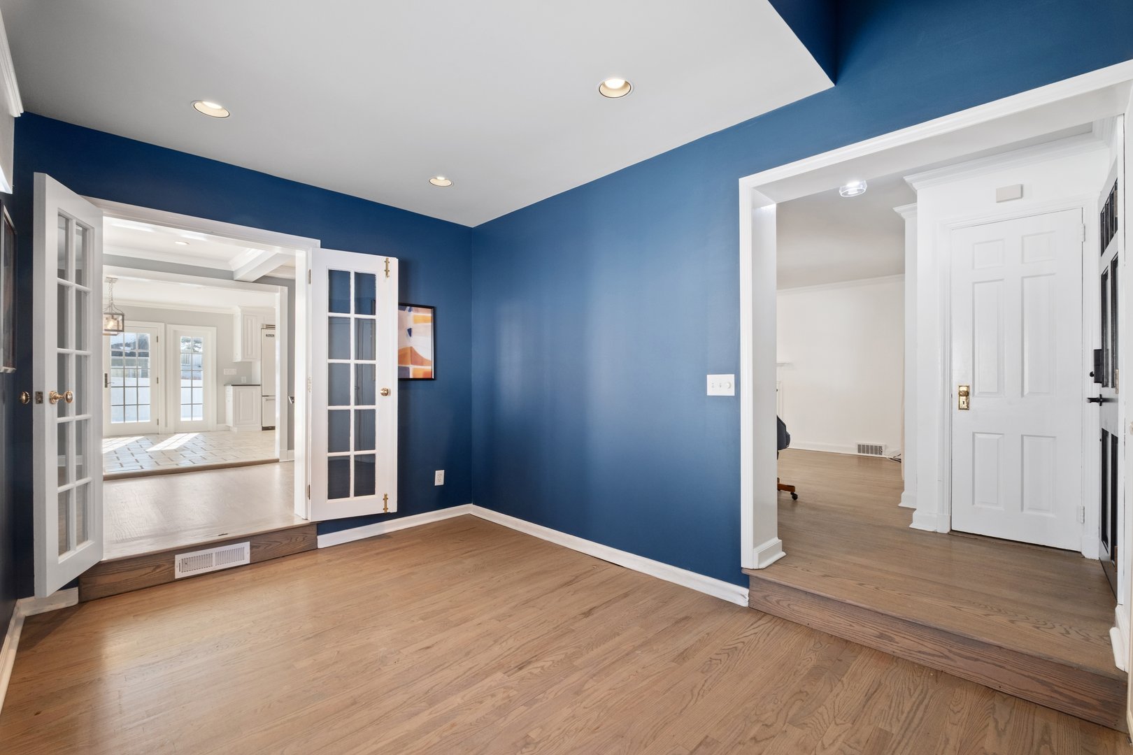 66 Middle Road Photo 10