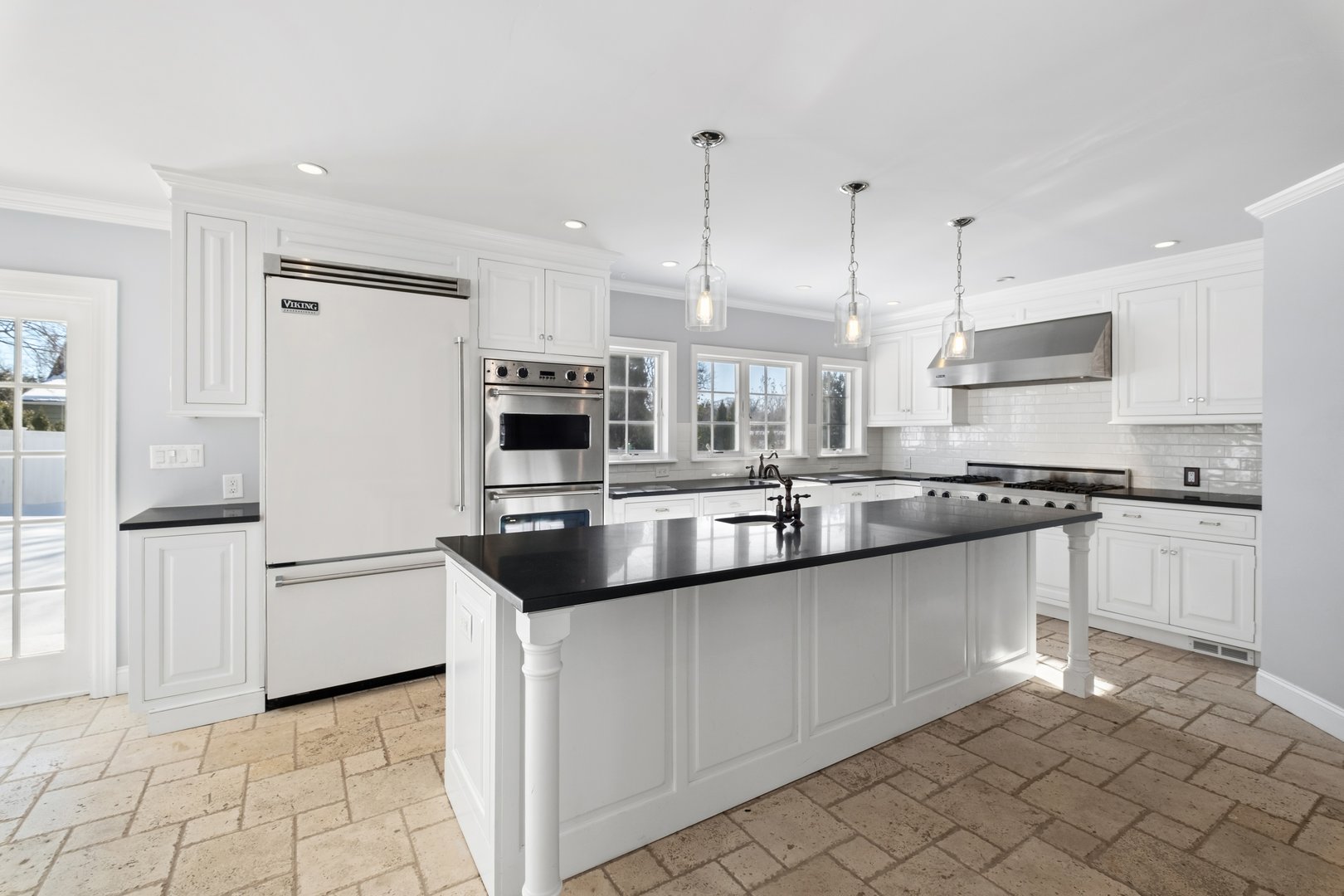 66 Middle Road Photo 4