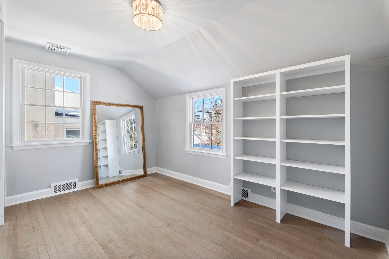 66 Middle Road Photo 18