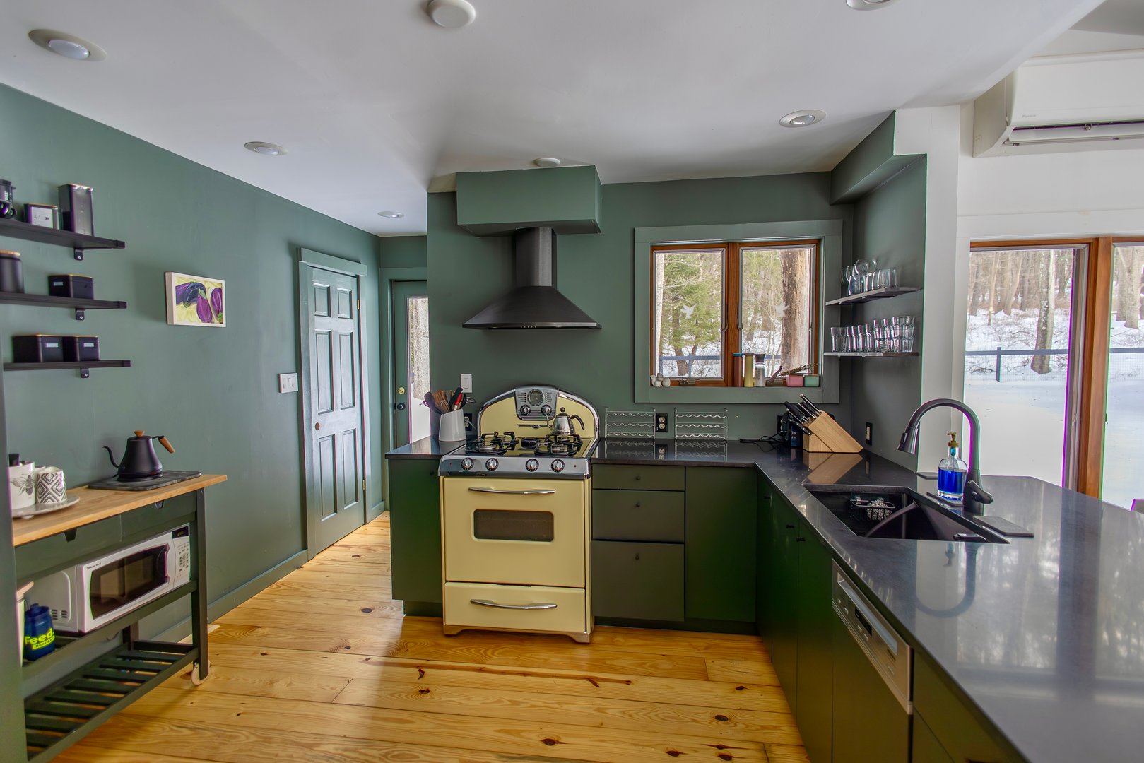 37 Williams Road Photo 5