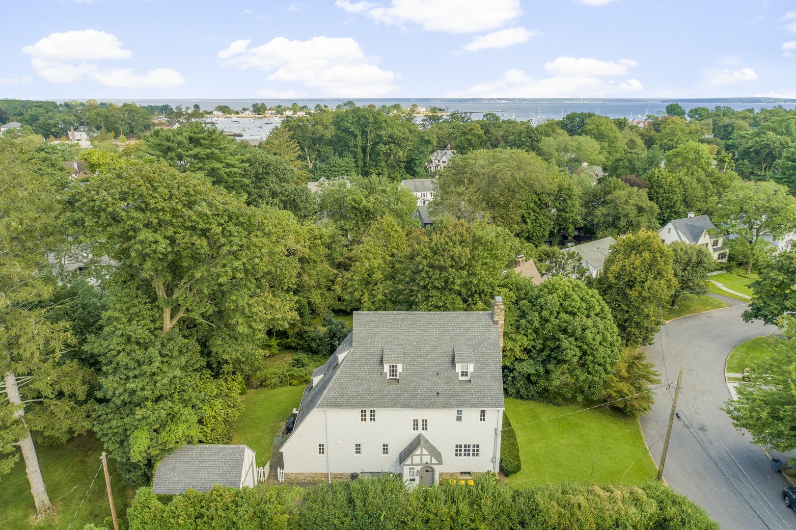 23 Lyons Place Photo 4