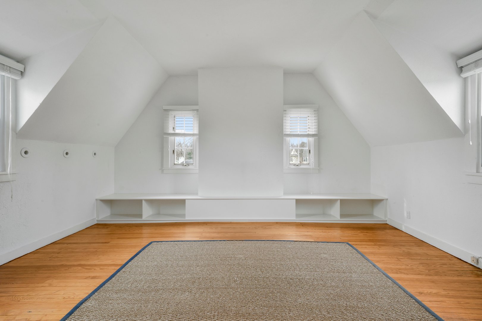 23 Lyons Place Photo 31