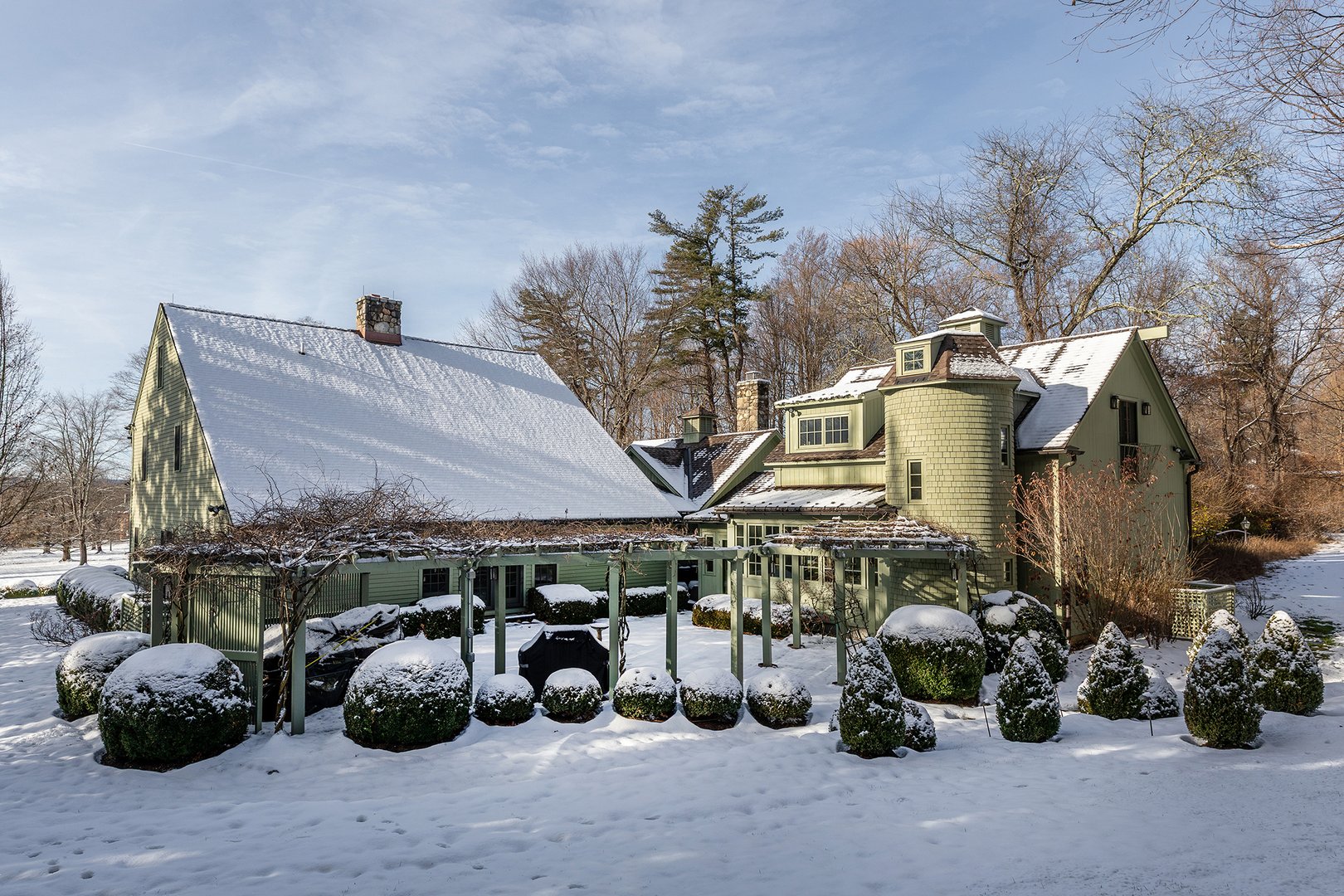 2 Great Elm Drive Photo 4