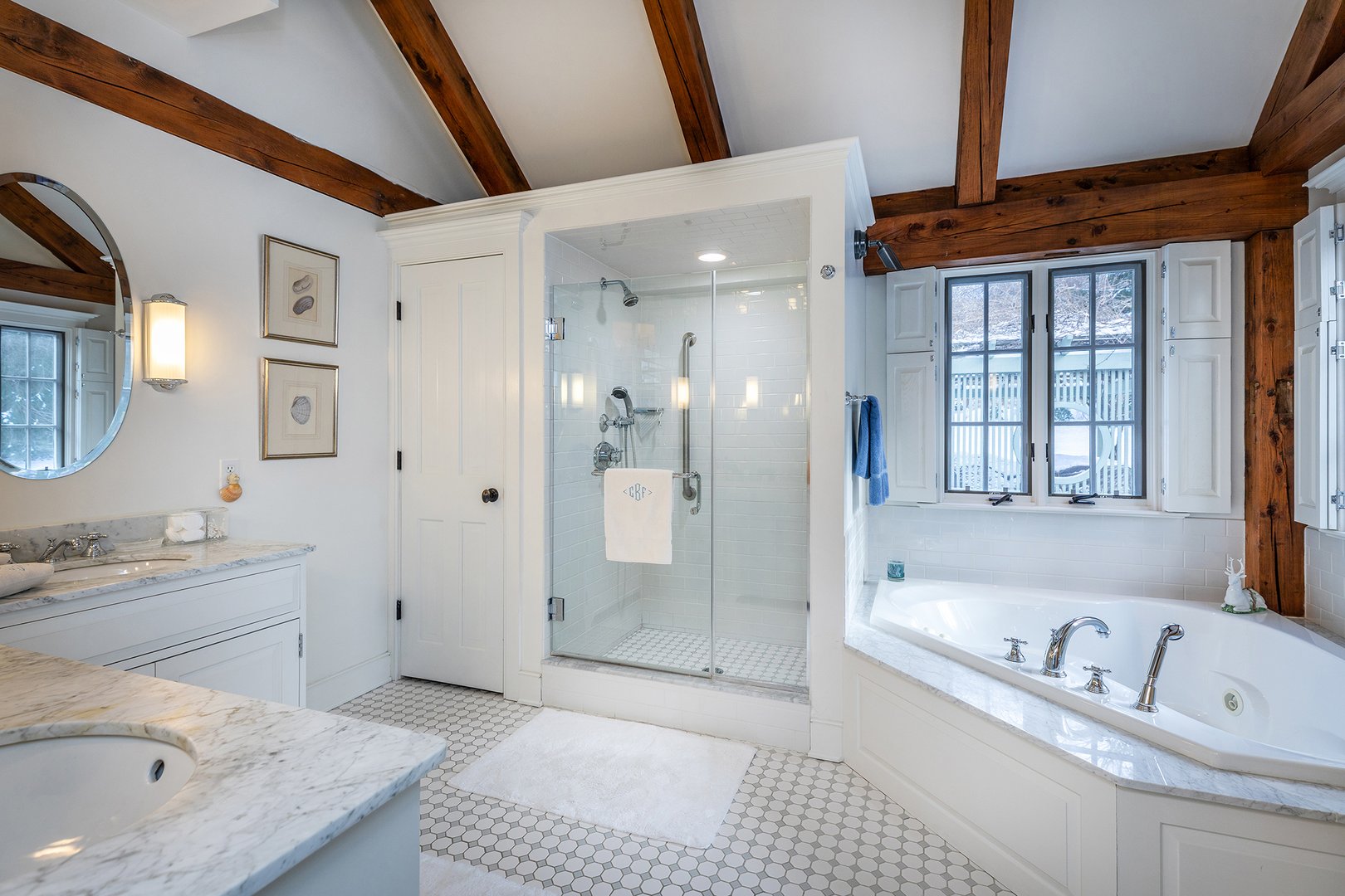 2 Great Elm Drive Photo 17