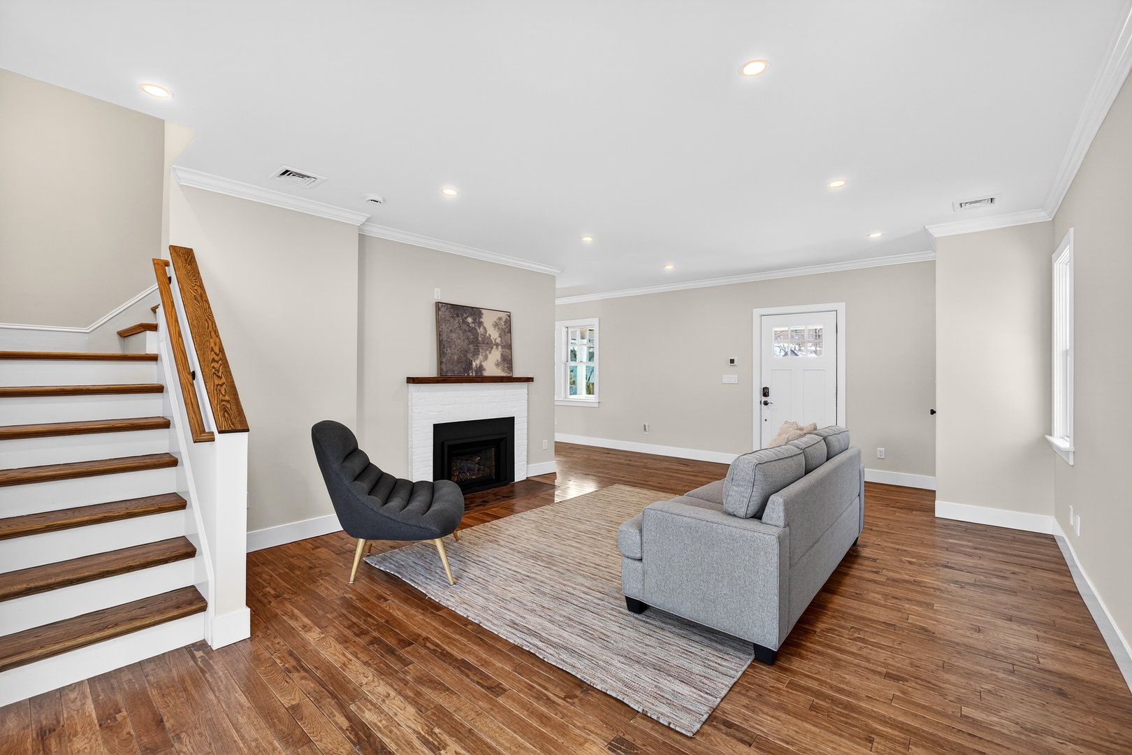 11 Roselle Avenue Photo 5