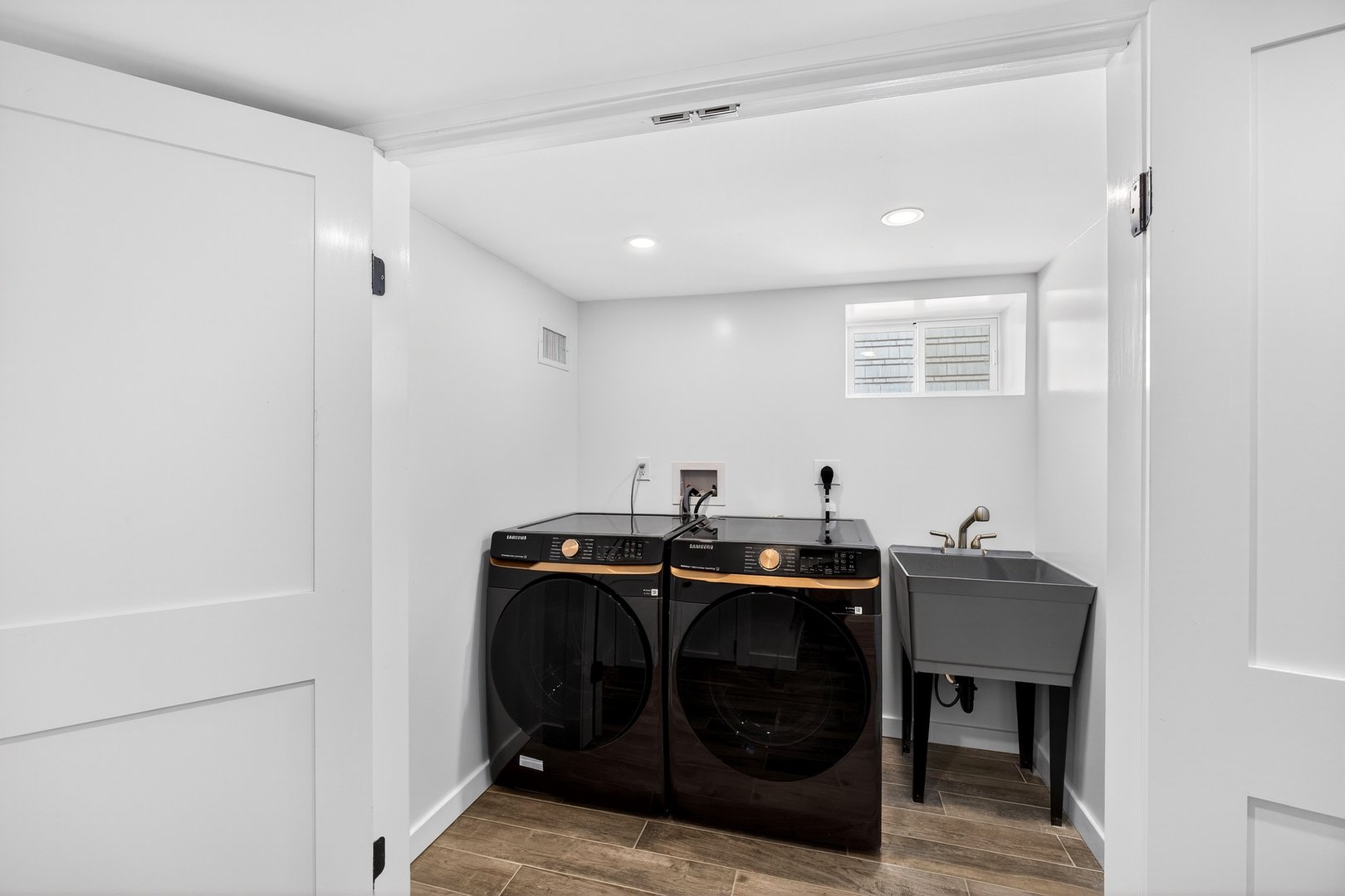 11 Roselle Avenue Photo 28