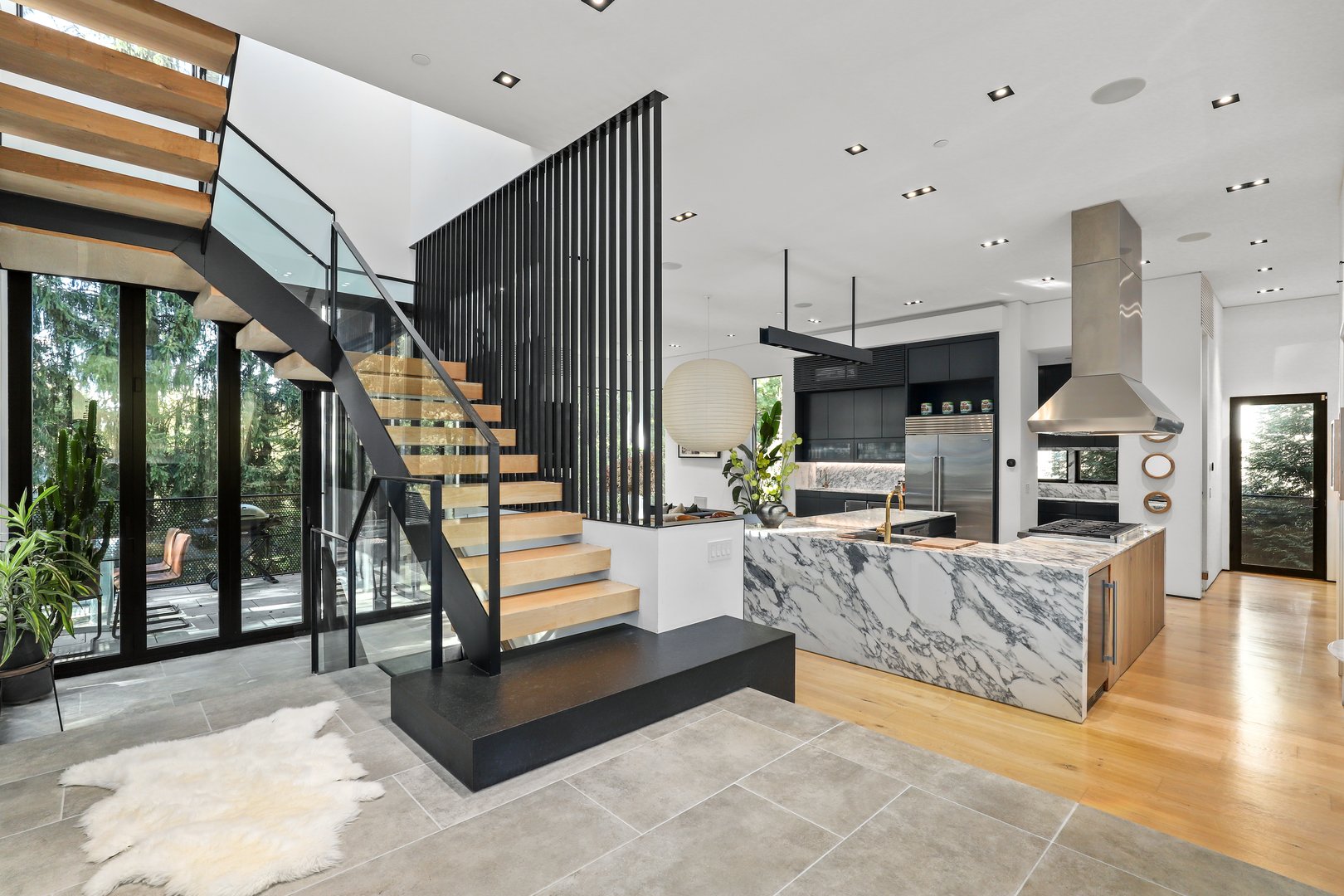 95 N Broadway Photo 3