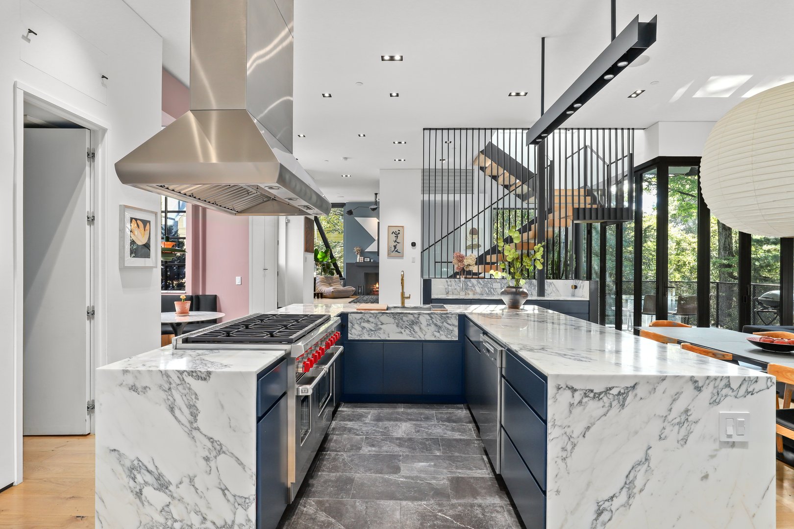 95 N Broadway Photo 5