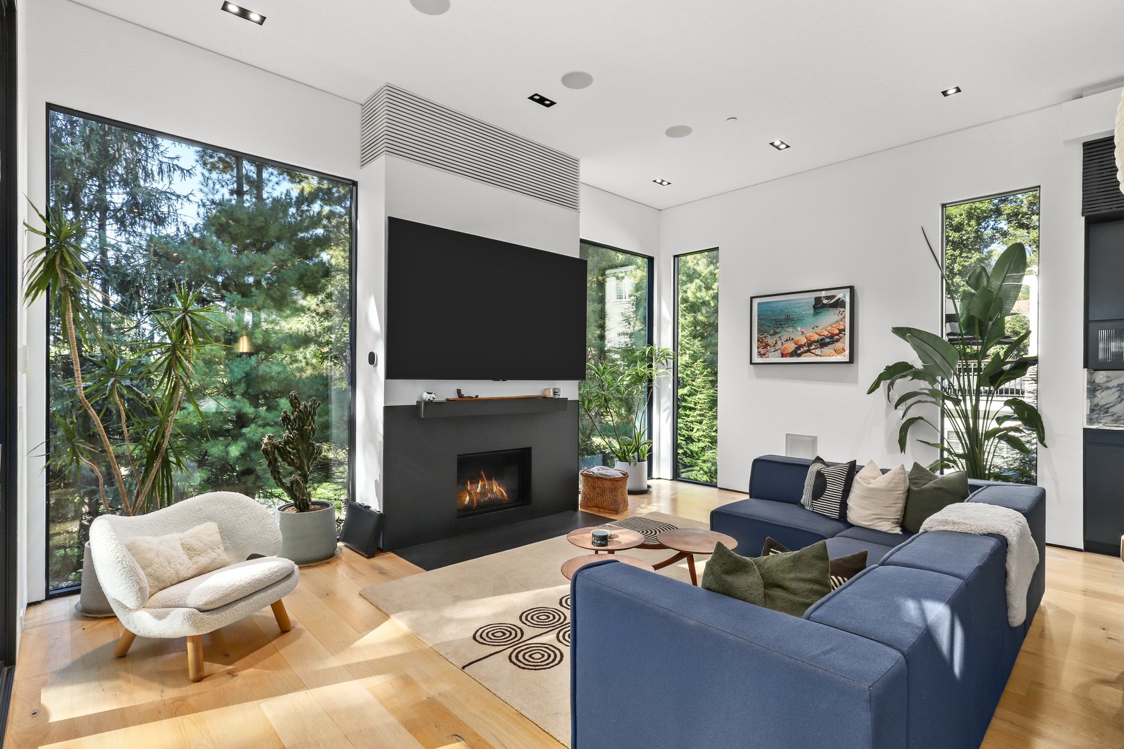 95 N Broadway Photo 10