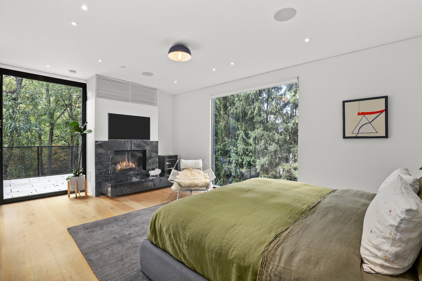 95 N Broadway Photo 19